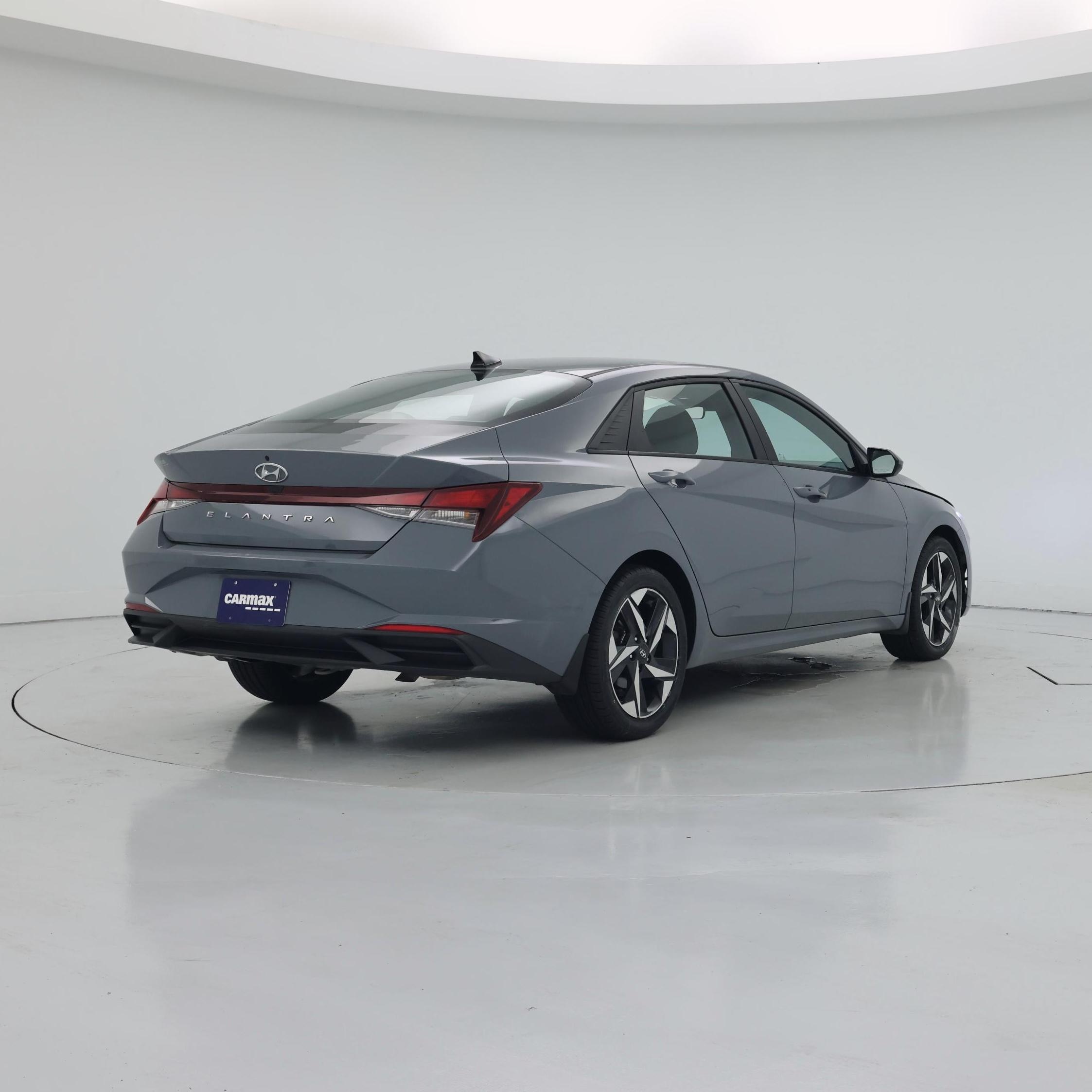 Thumbnail: 2023 Hyundai Elantra - 8