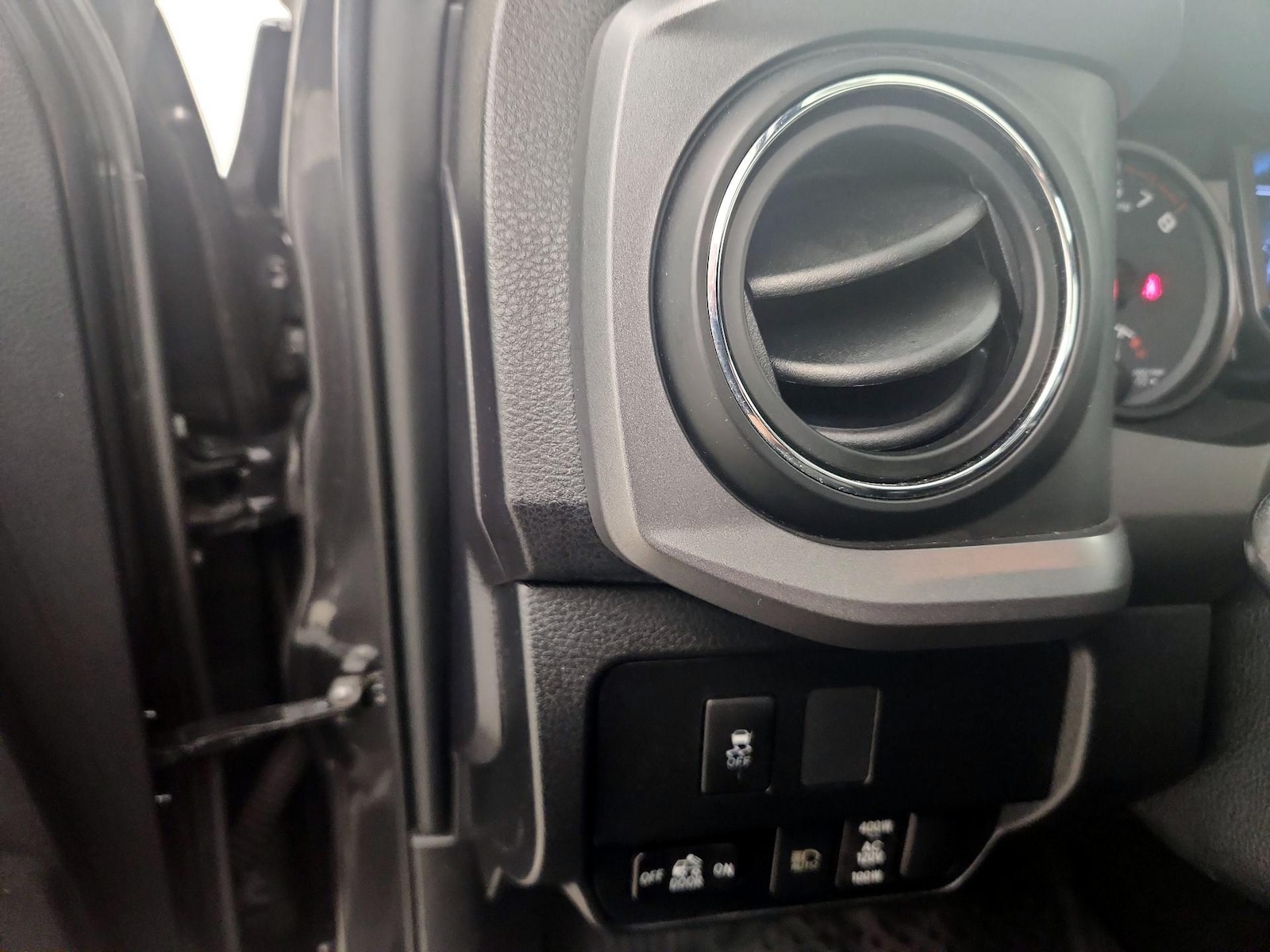 2020 Toyota Tacoma TRD Sport - Photo 12