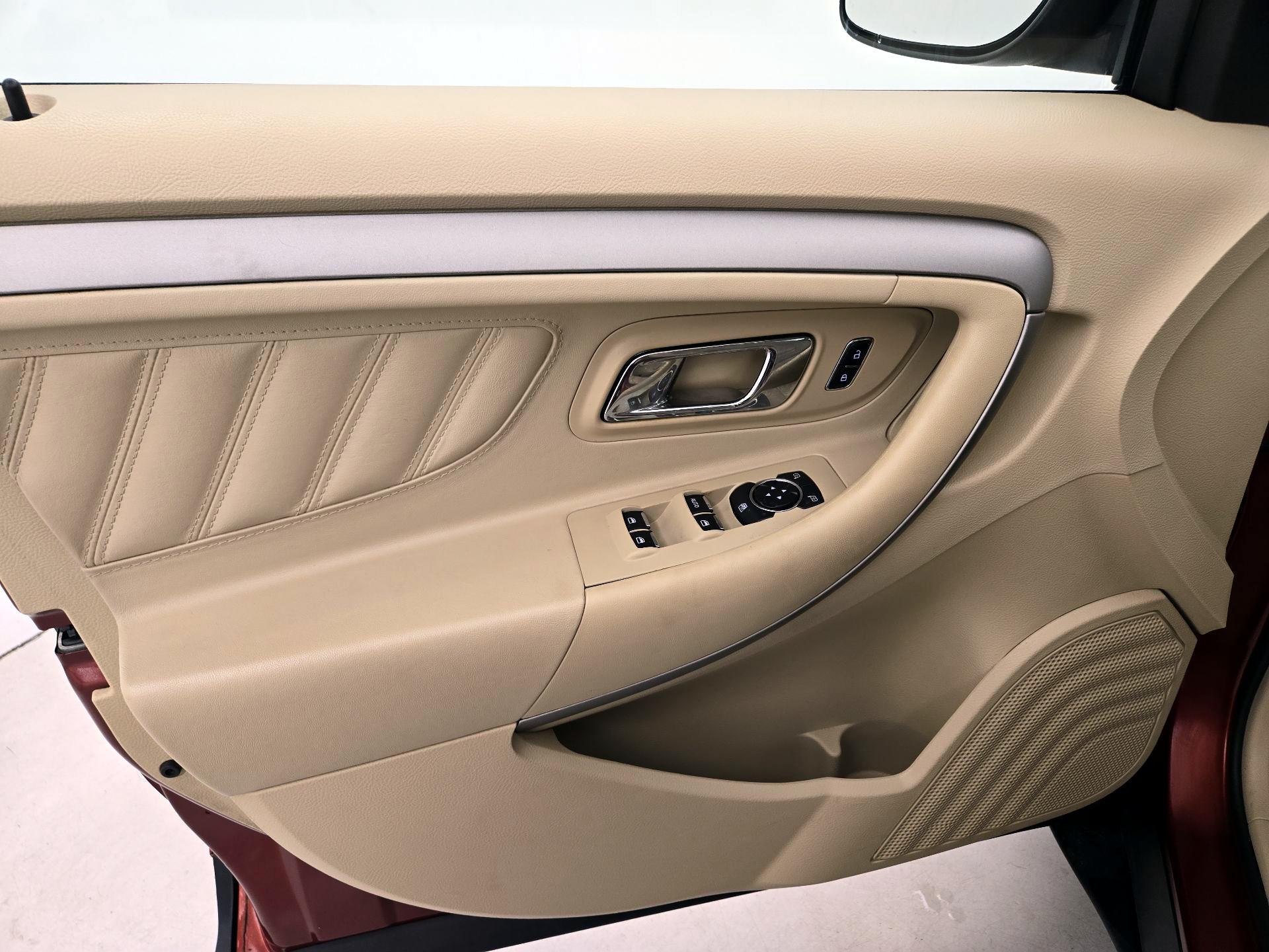 Thumbnail: 2014 Ford Taurus - 12