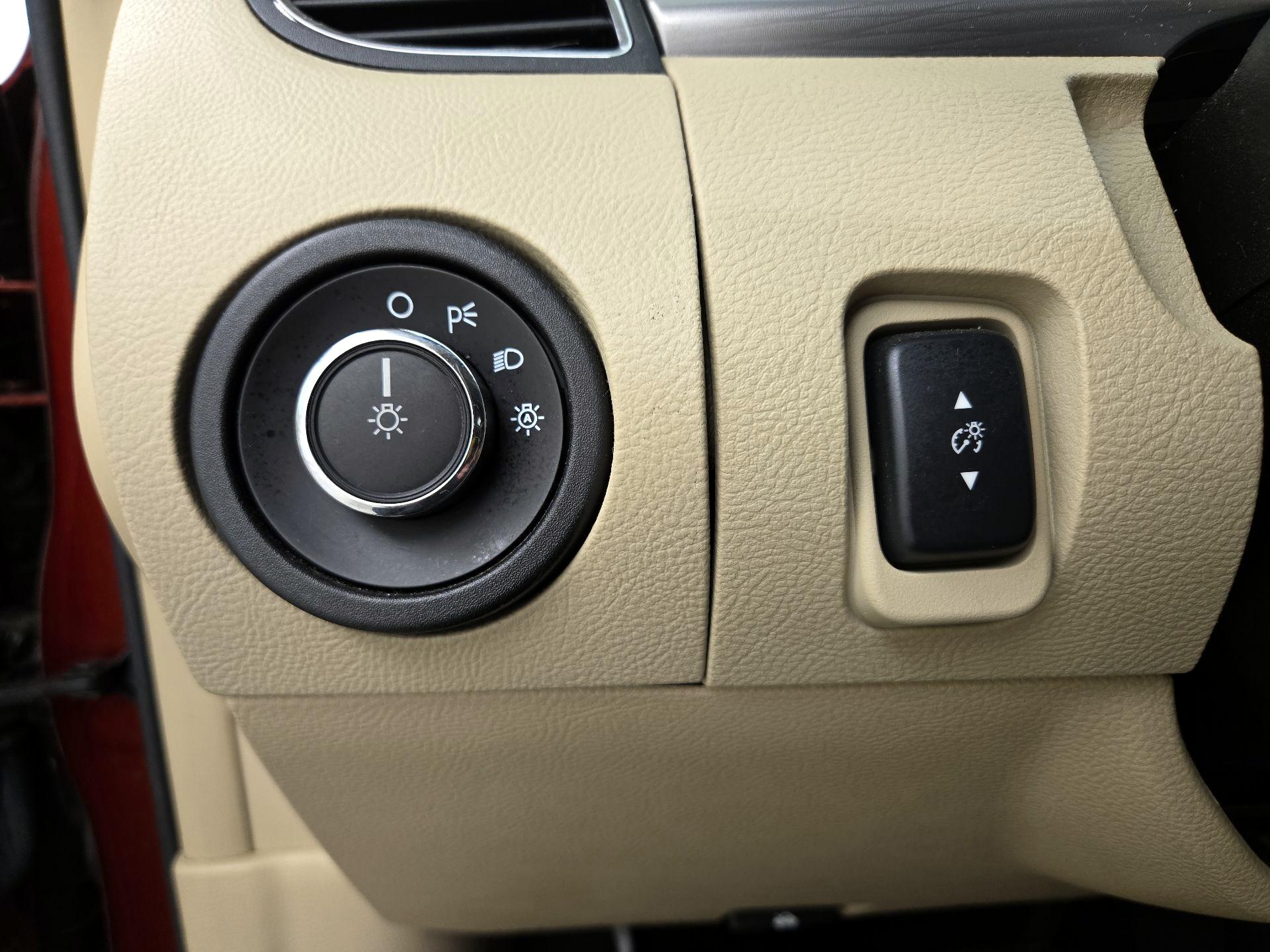 Thumbnail: 2014 Ford Taurus - 13