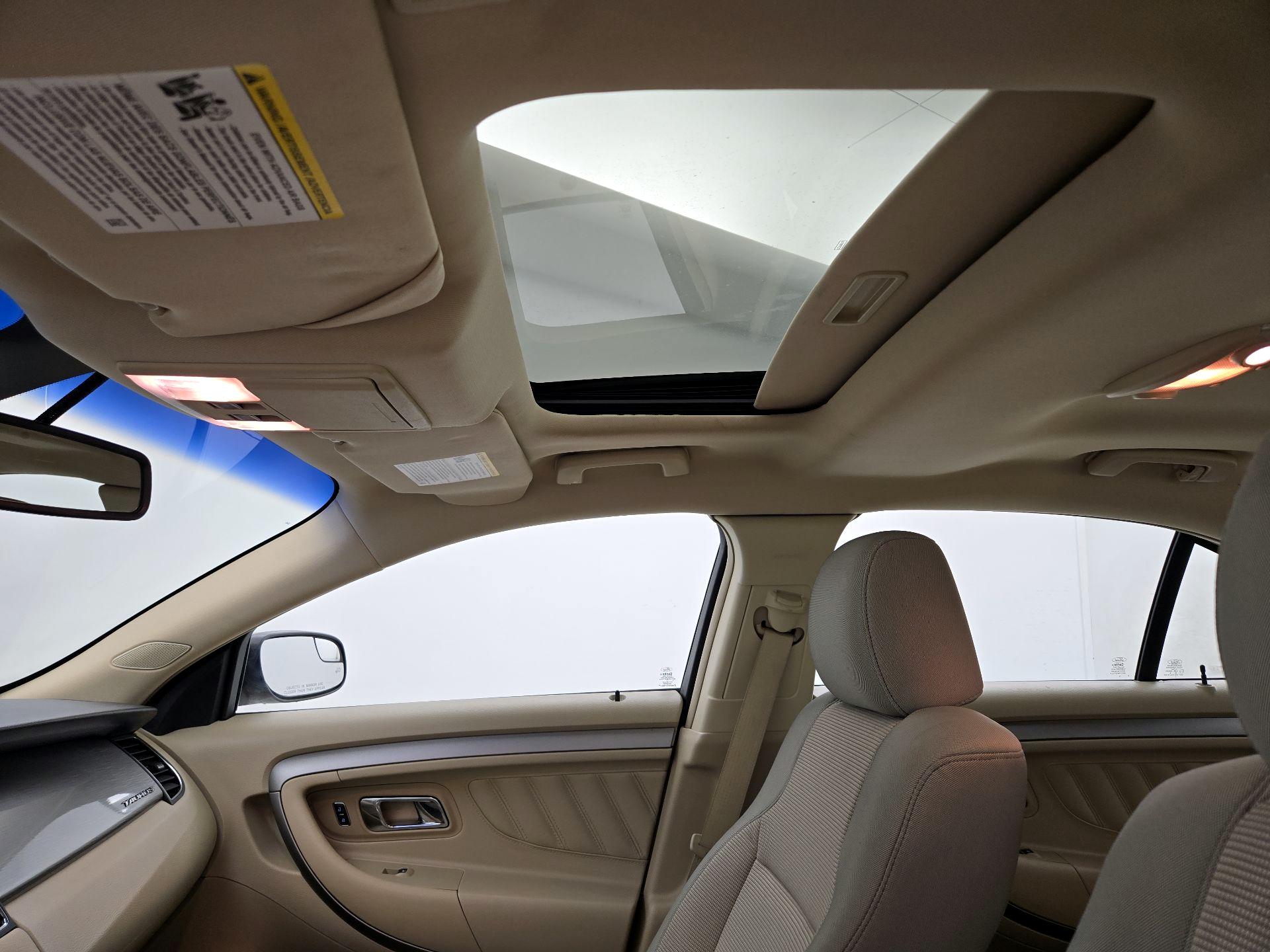 Thumbnail: 2014 Ford Taurus - 19
