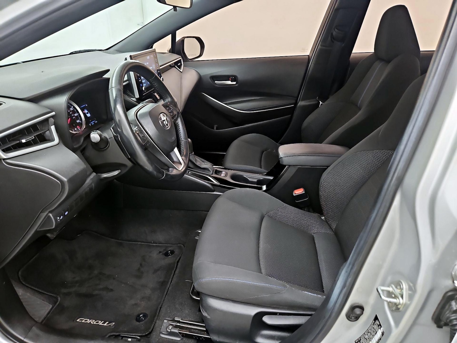 2021 Toyota Corolla SE - Photo 12