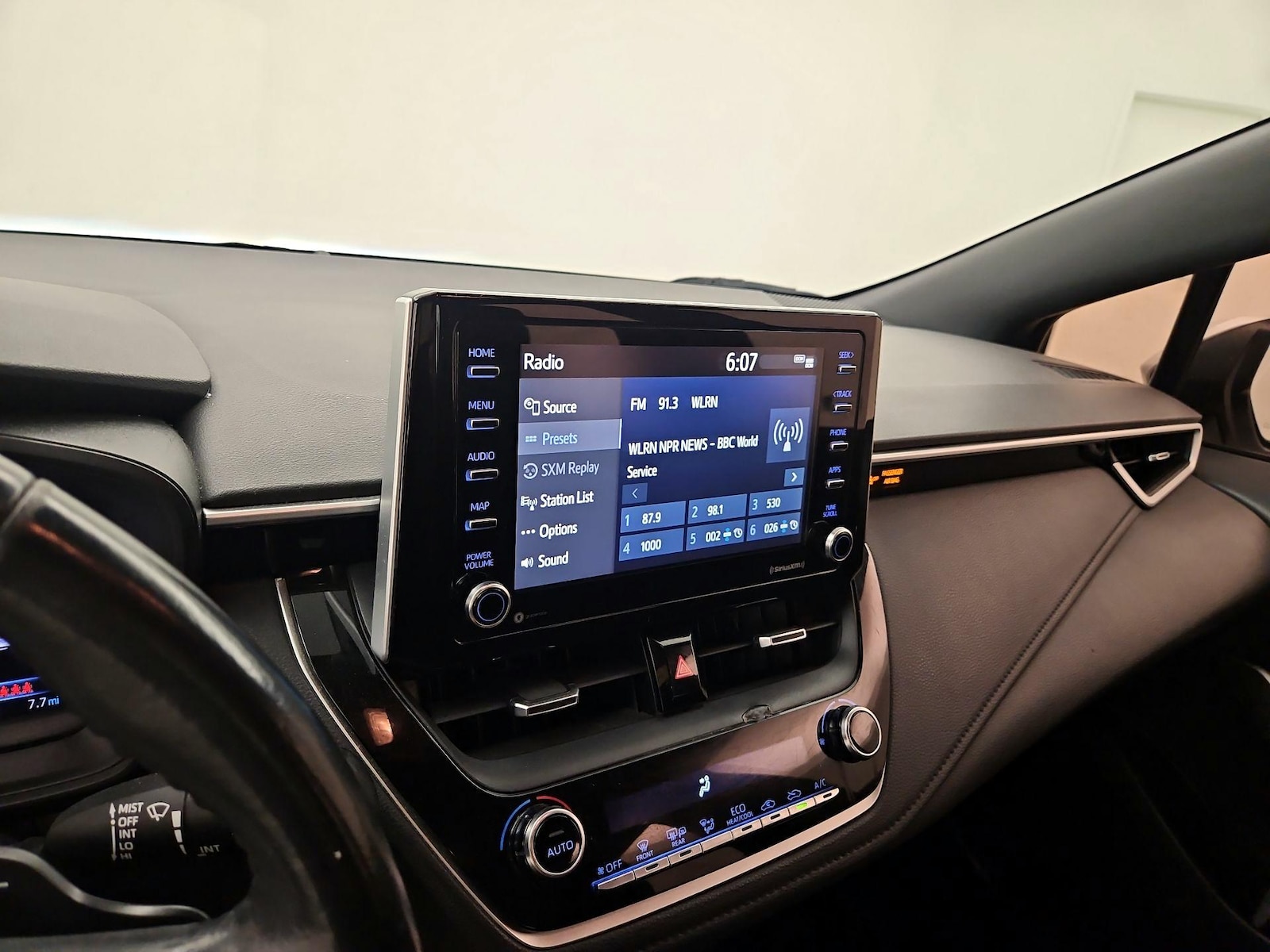 2021 Toyota Corolla SE - Photo 16