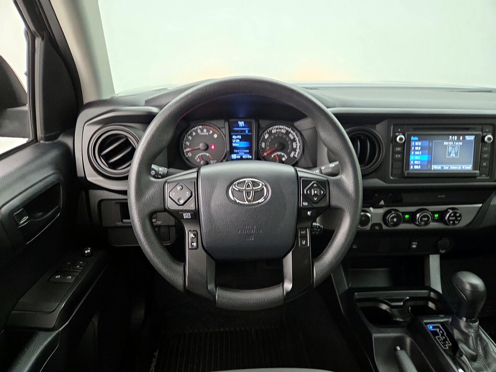 Thumbnail: 2018 Toyota Tacoma - 10