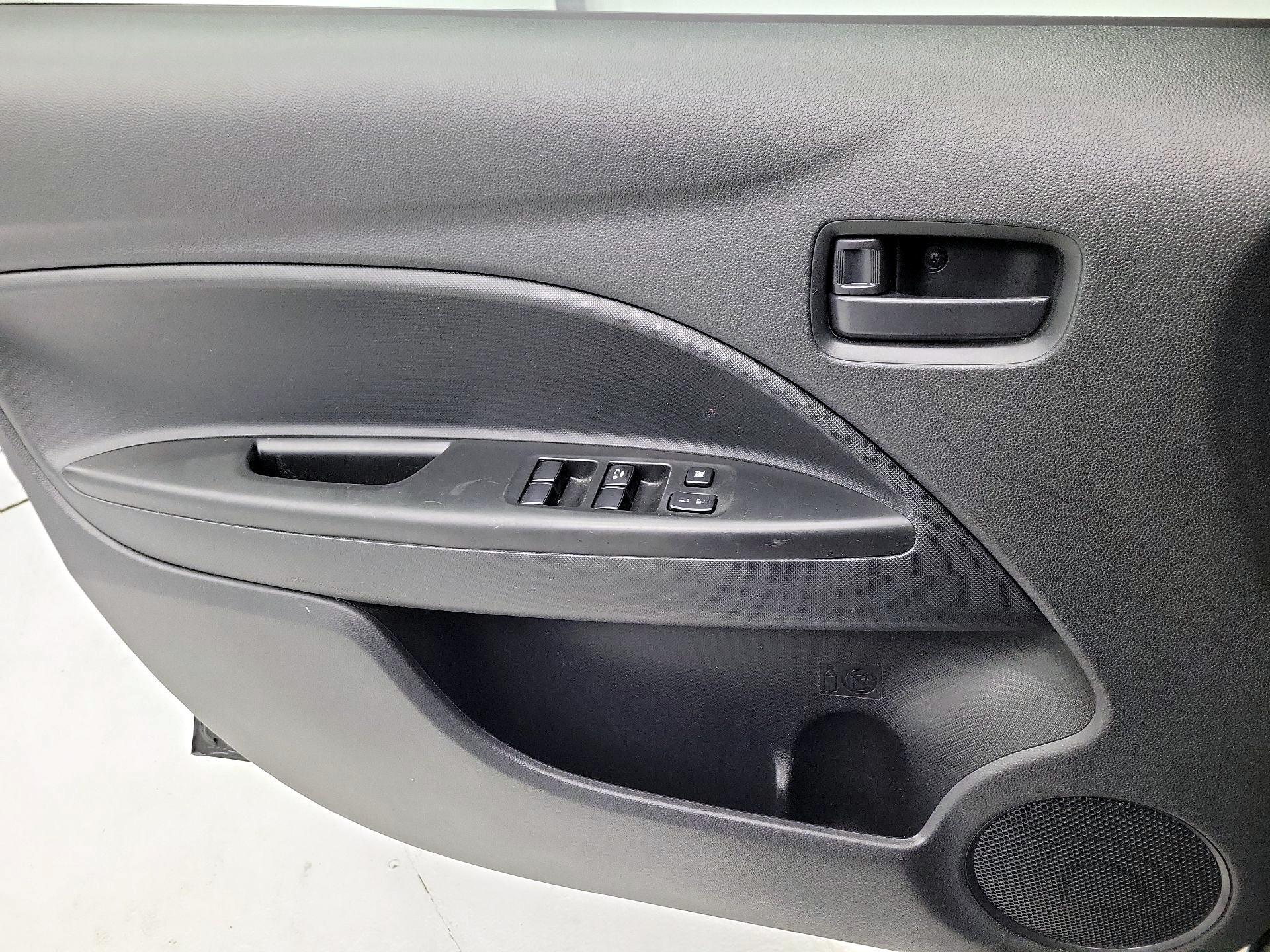 Thumbnail: 2023 Mitsubishi Mirage G4 - 12