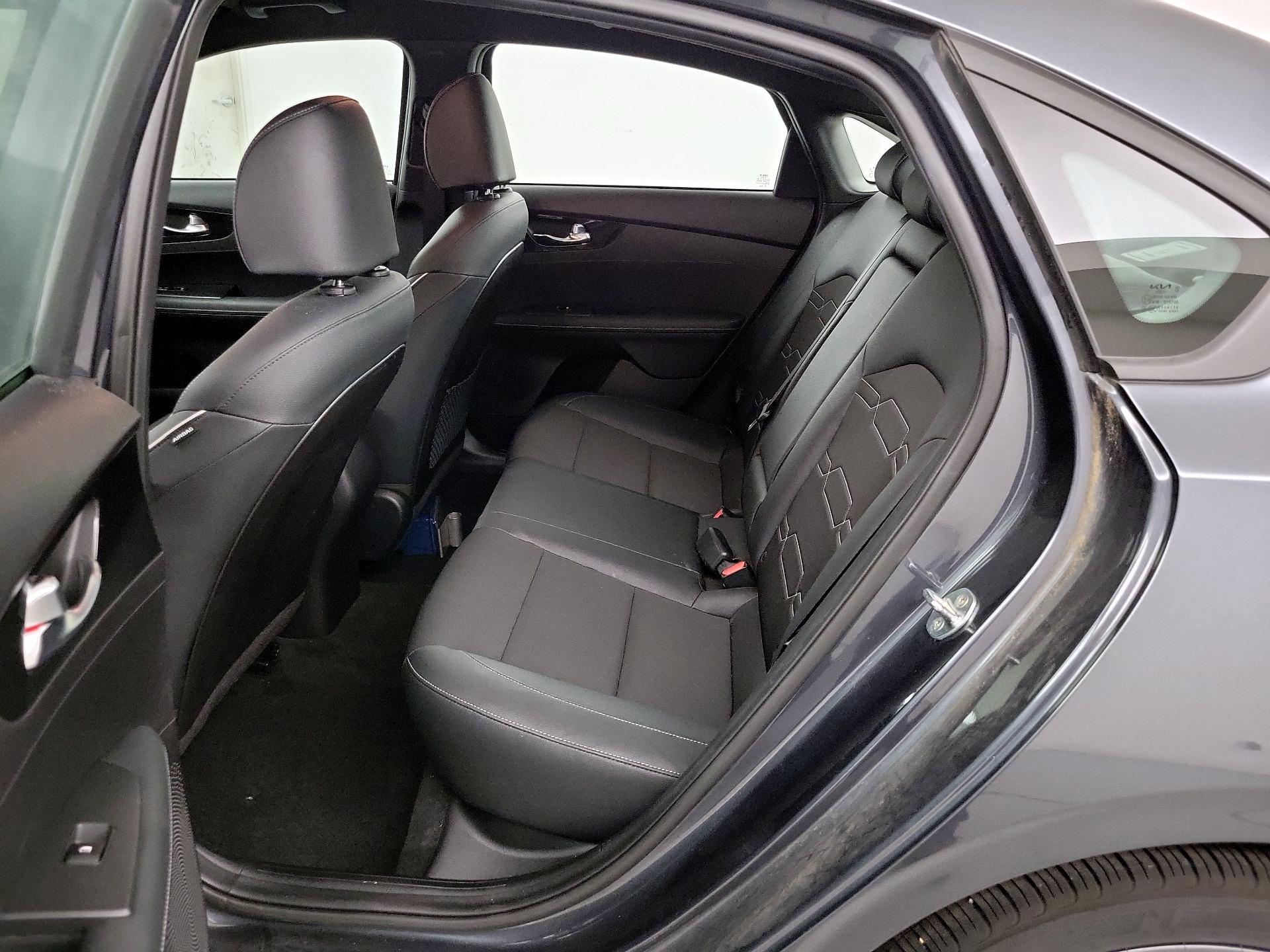 Thumbnail: 2021 Kia Forte - 17