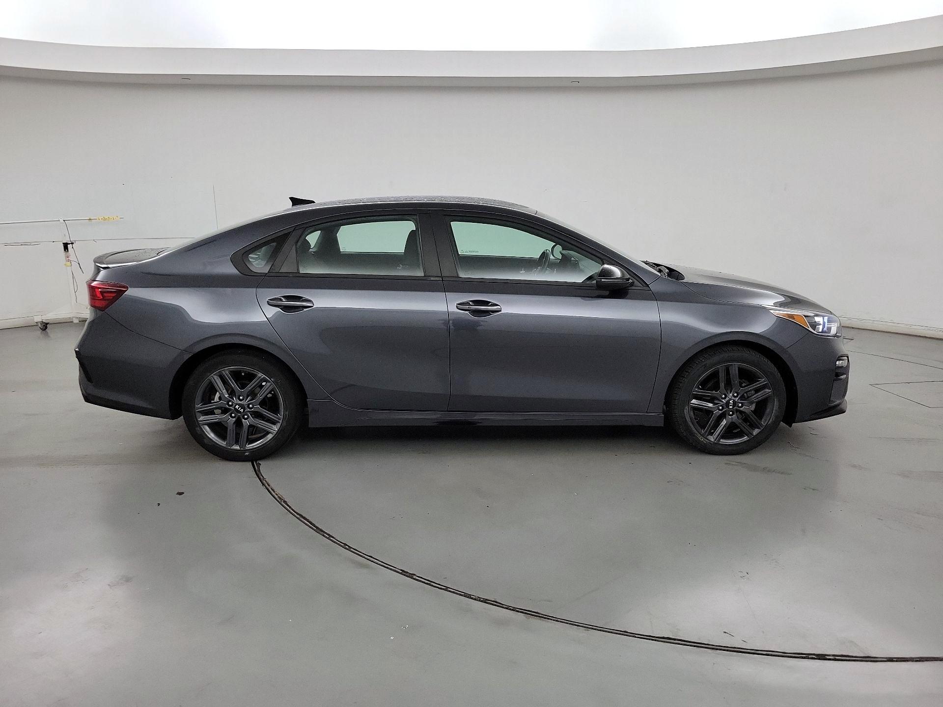 Thumbnail: 2021 Kia Forte - 4