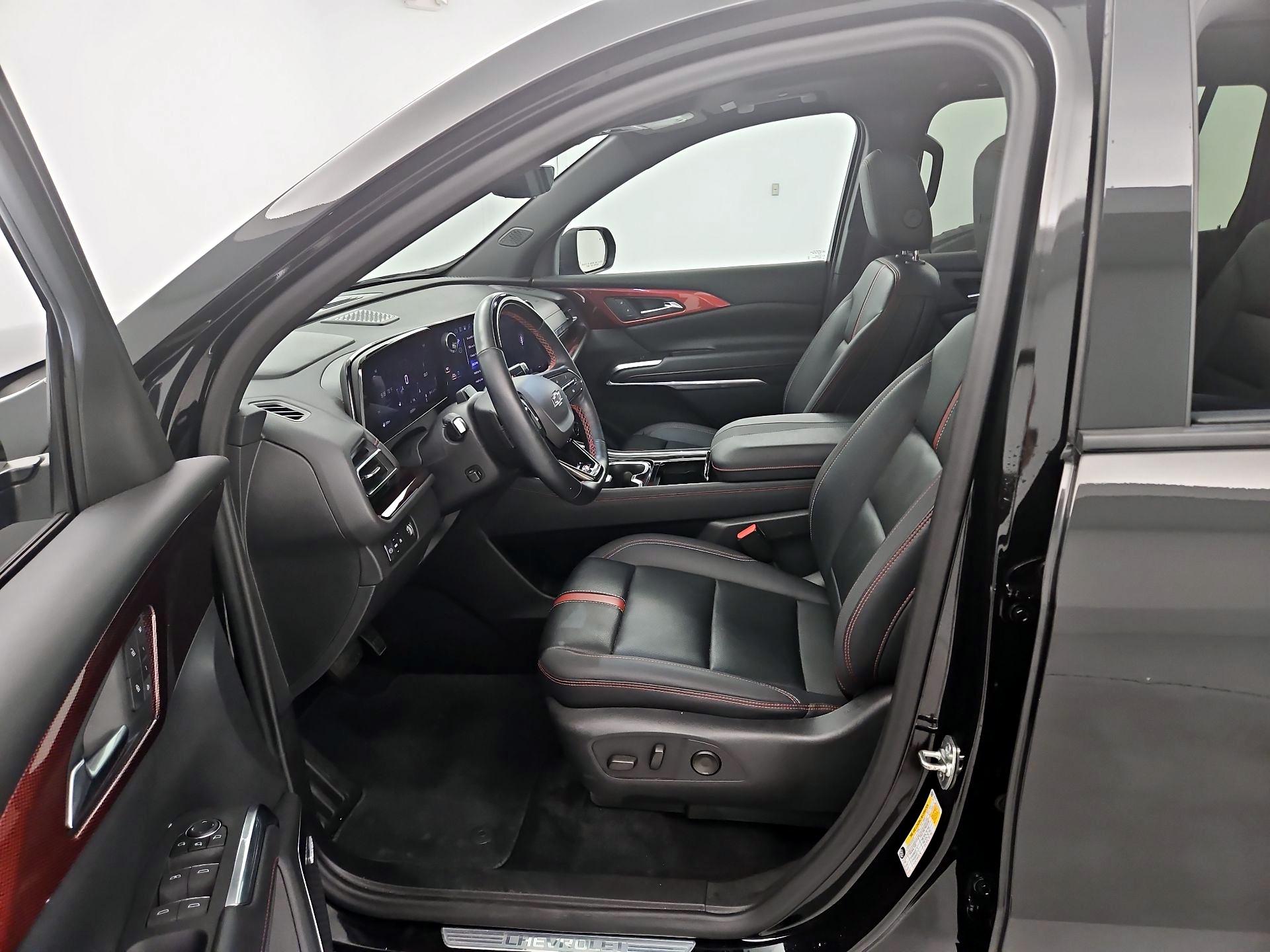 Thumbnail: 2024 Chevrolet Traverse - 11