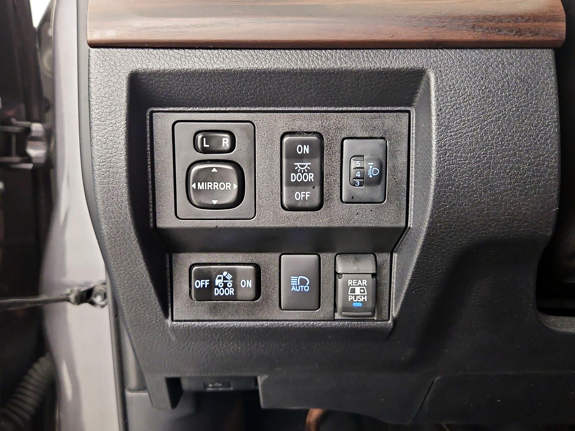 Thumbnail: 2019 Toyota Tundra - 13