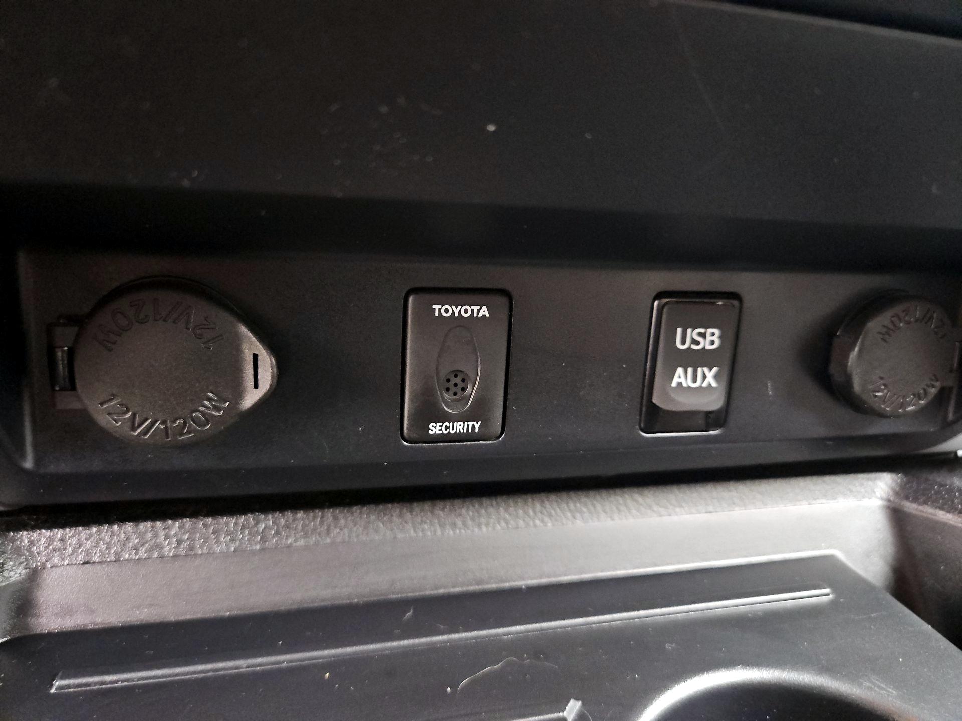 Thumbnail: 2019 Toyota Tundra - 19