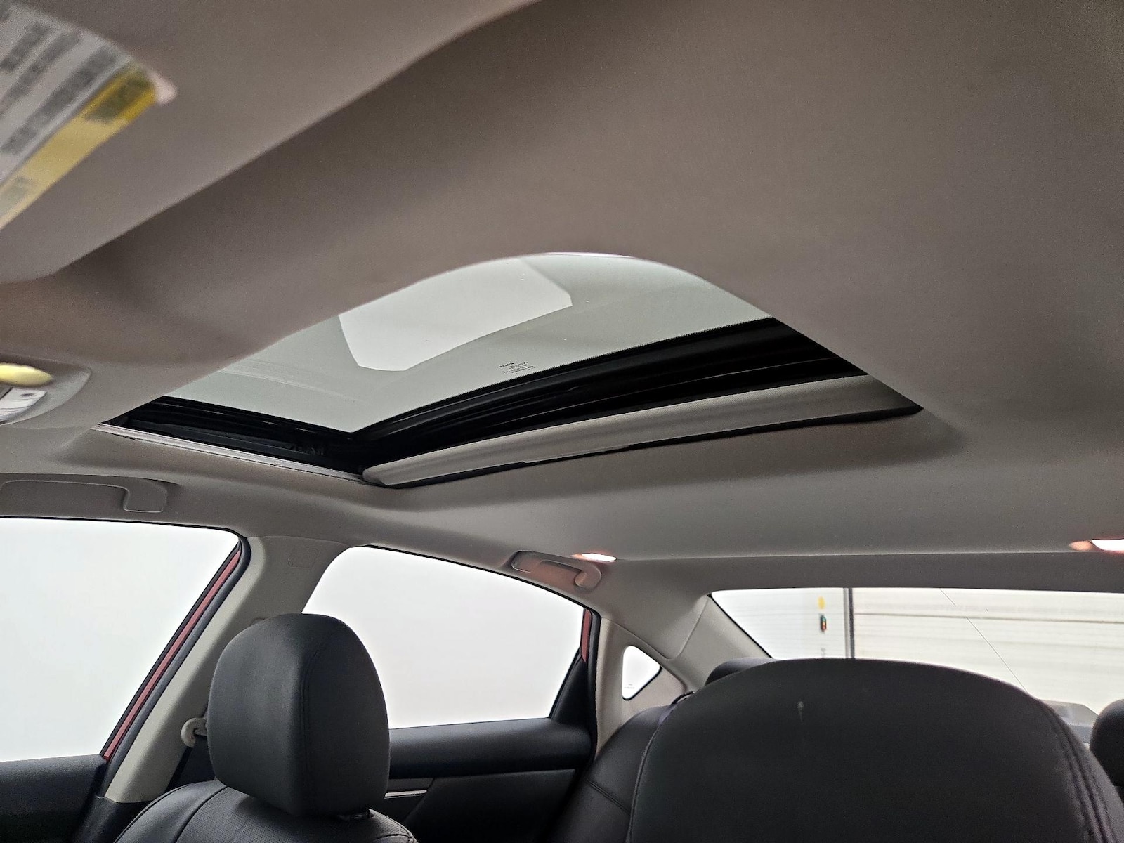 Sunroof(s) & Overhead Airbags