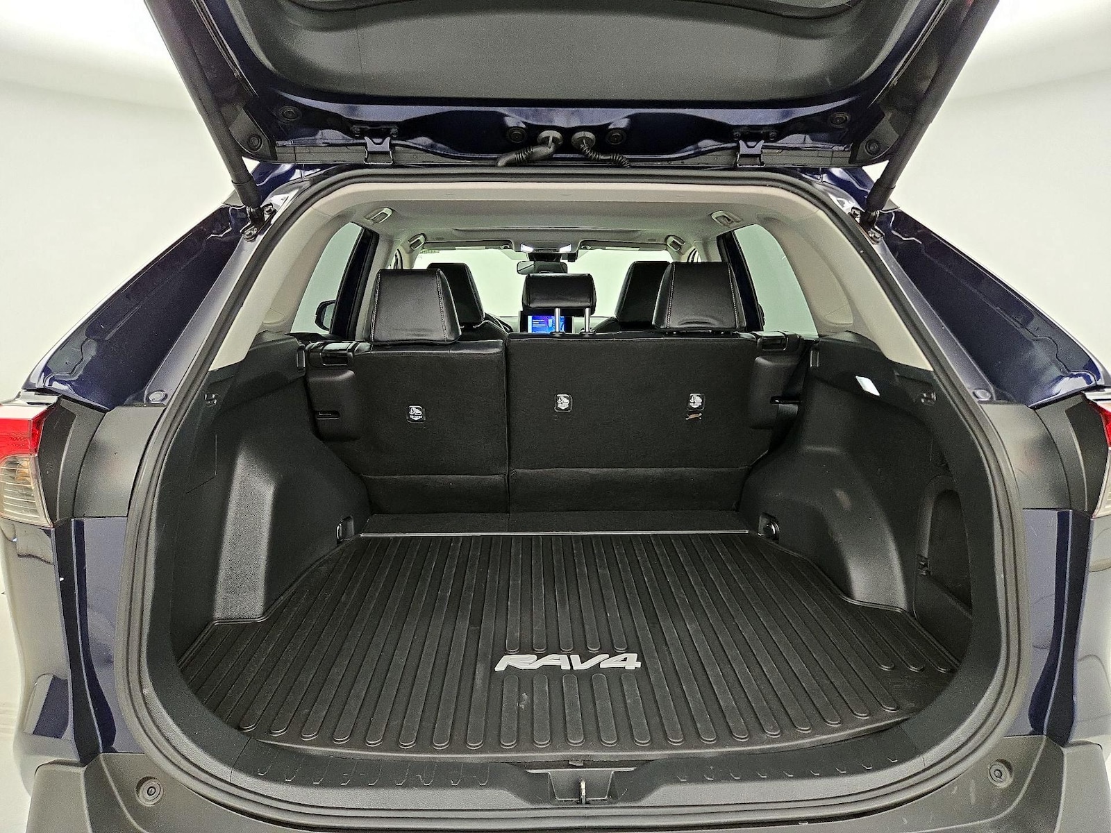 2025 Toyota RAV4 XLE Premium - Photo 22