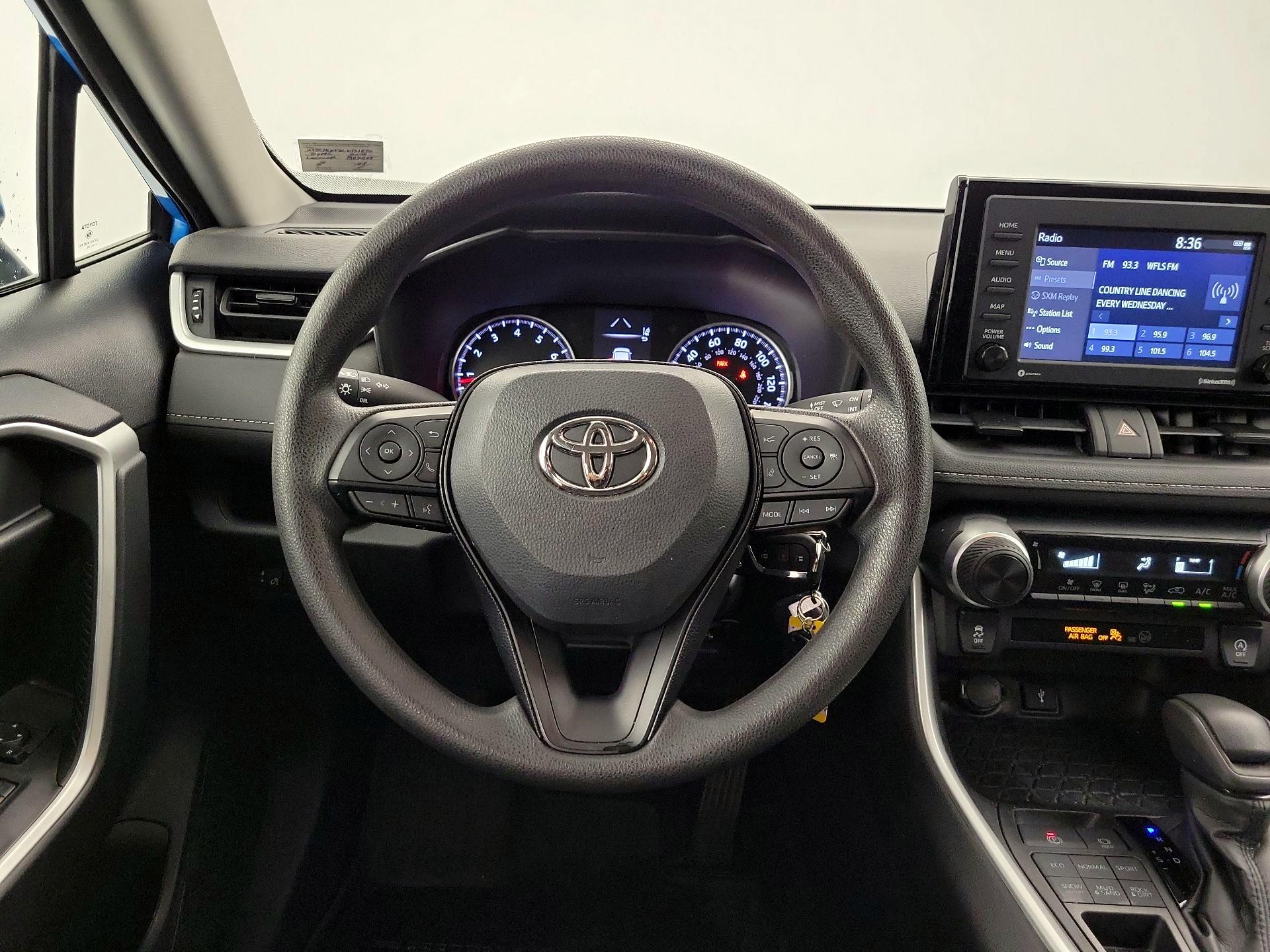 Thumbnail: 2020 Toyota RAV4 - 10