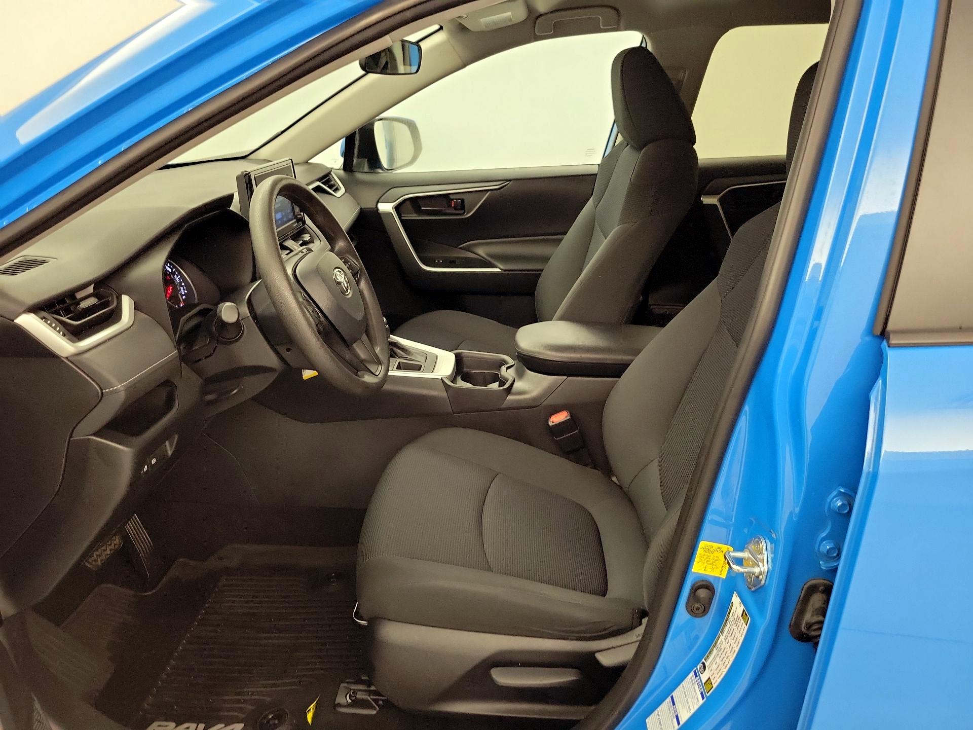 Thumbnail: 2020 Toyota RAV4 - 11