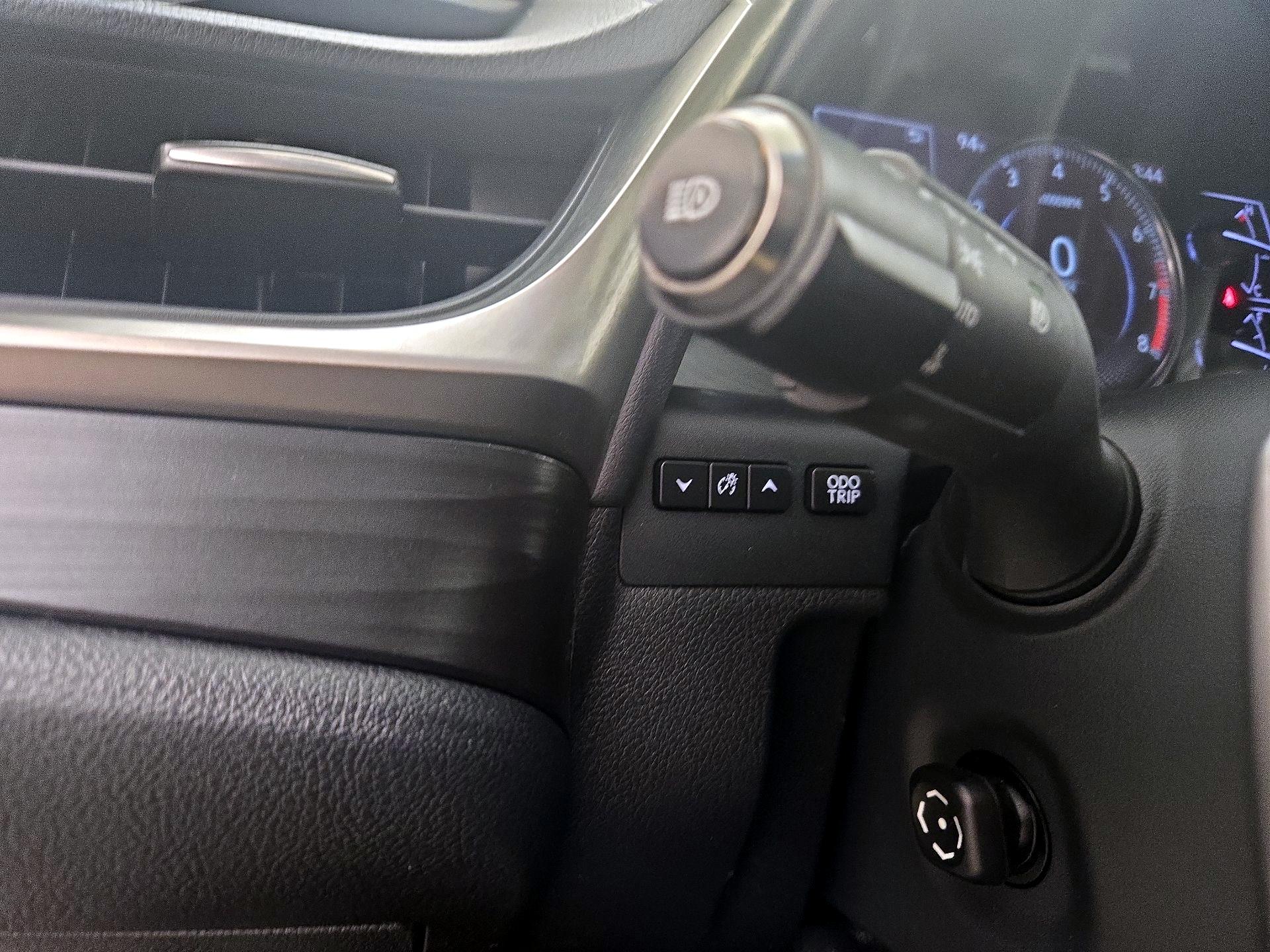 Thumbnail: 2019 Lexus ES - 13