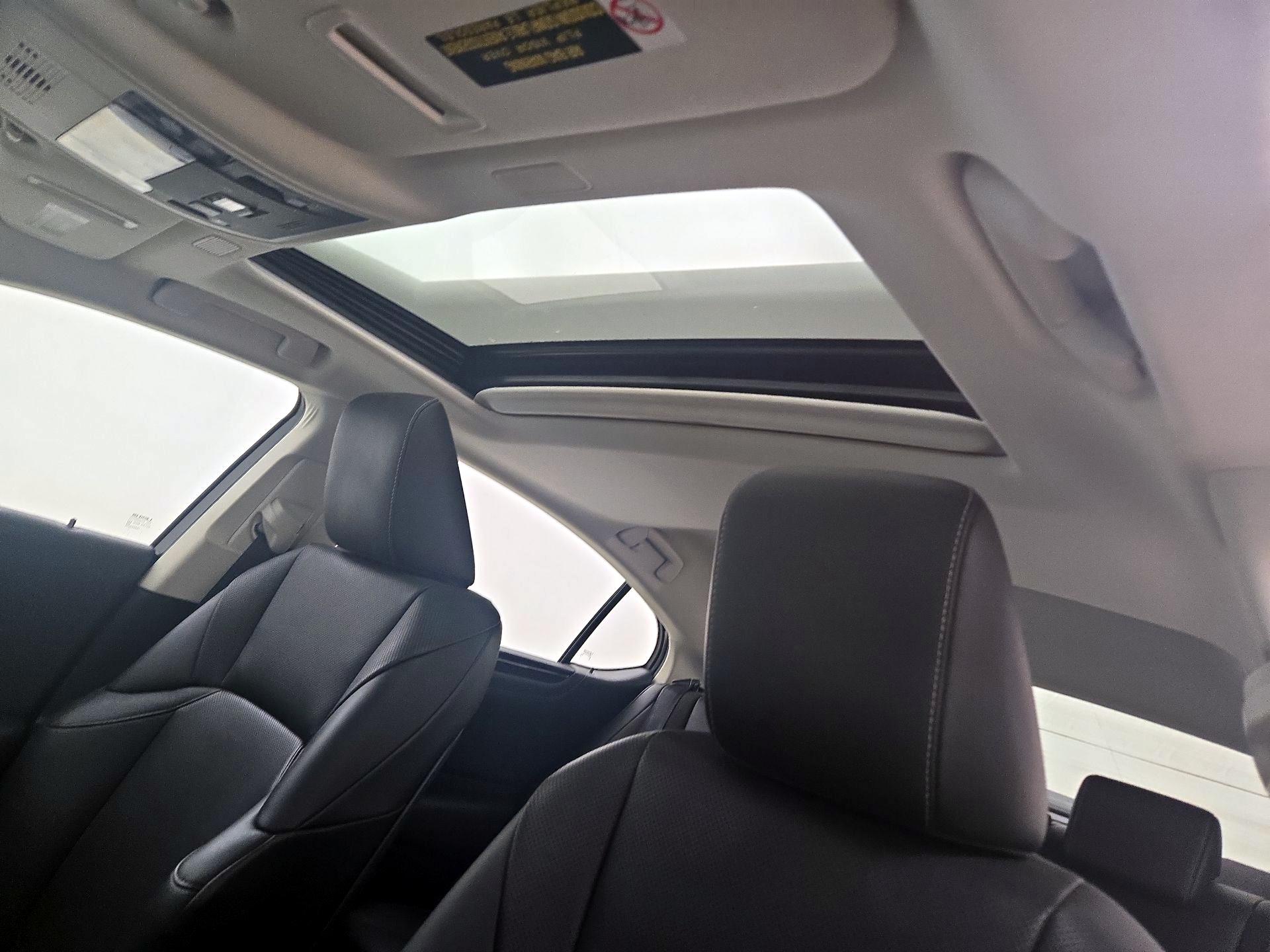 Thumbnail: 2019 Lexus ES - 19