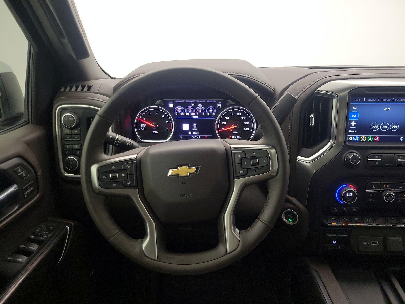 2020 Chevrolet Silverado 1500 LTZ - Photo 11