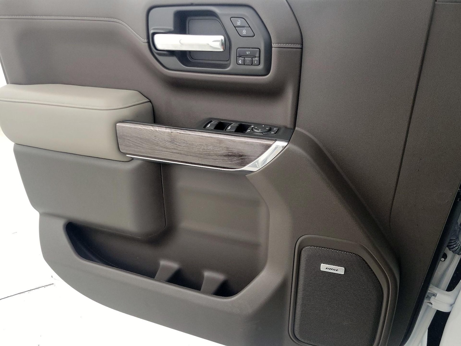 2020 Chevrolet Silverado 1500 LTZ - Photo 13