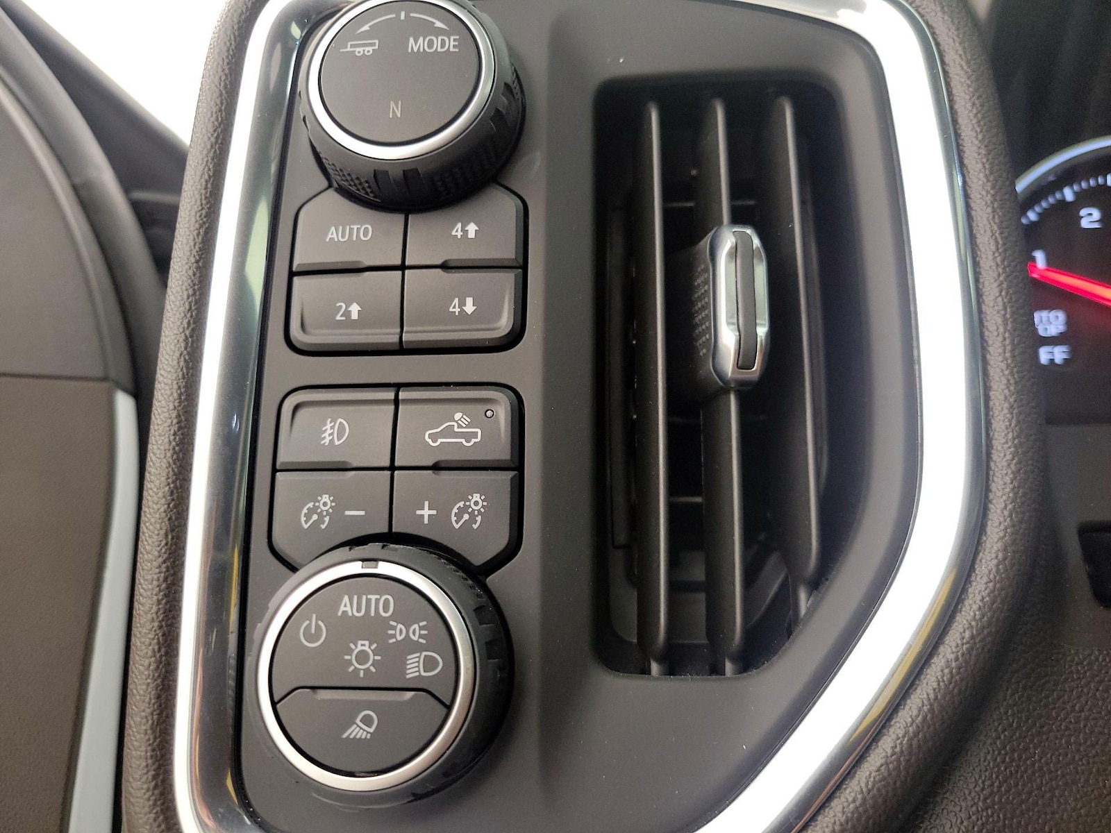 2020 Chevrolet Silverado 1500 LTZ - Photo 14