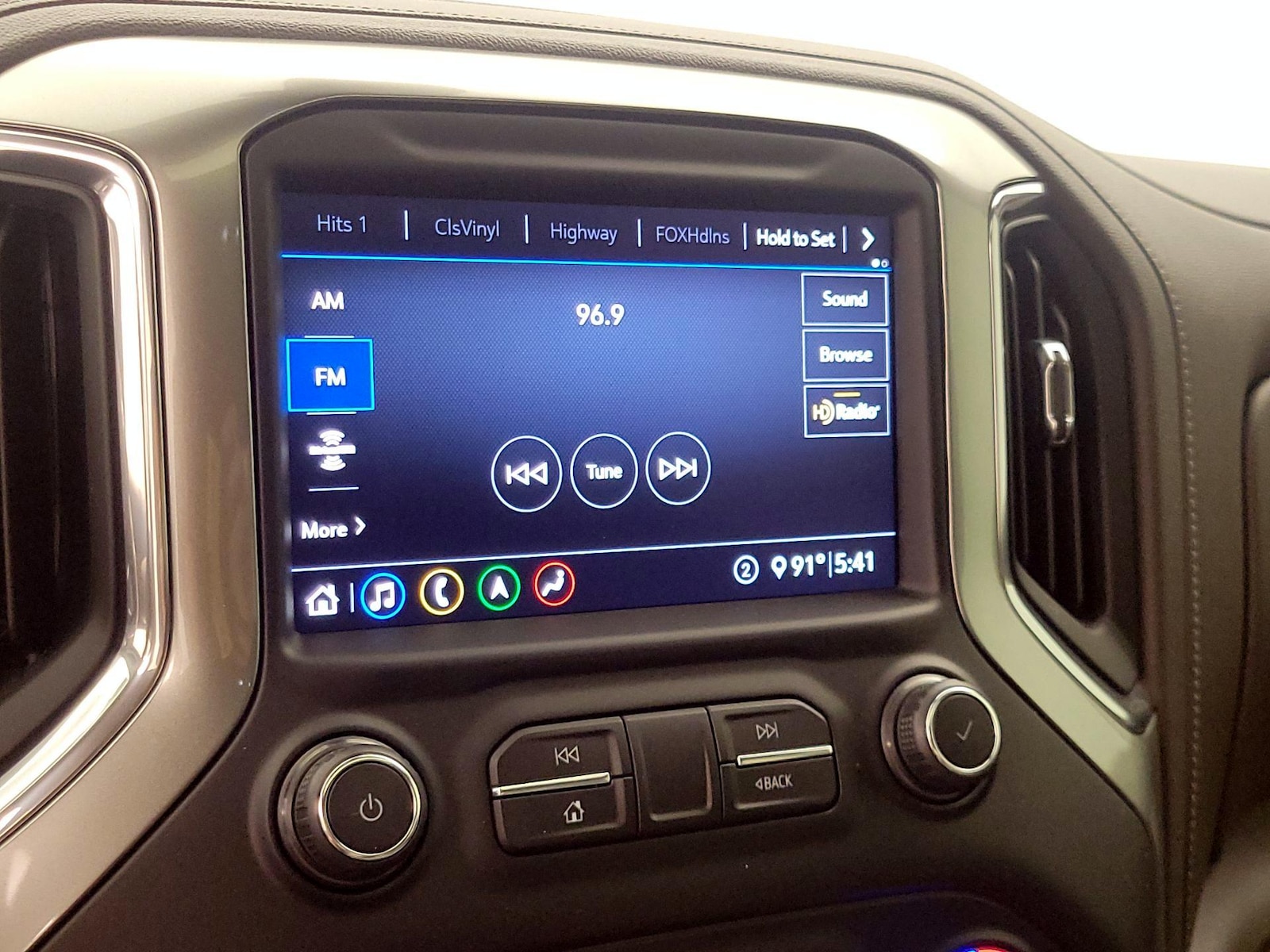 2020 Chevrolet Silverado 1500 LTZ - Photo 16