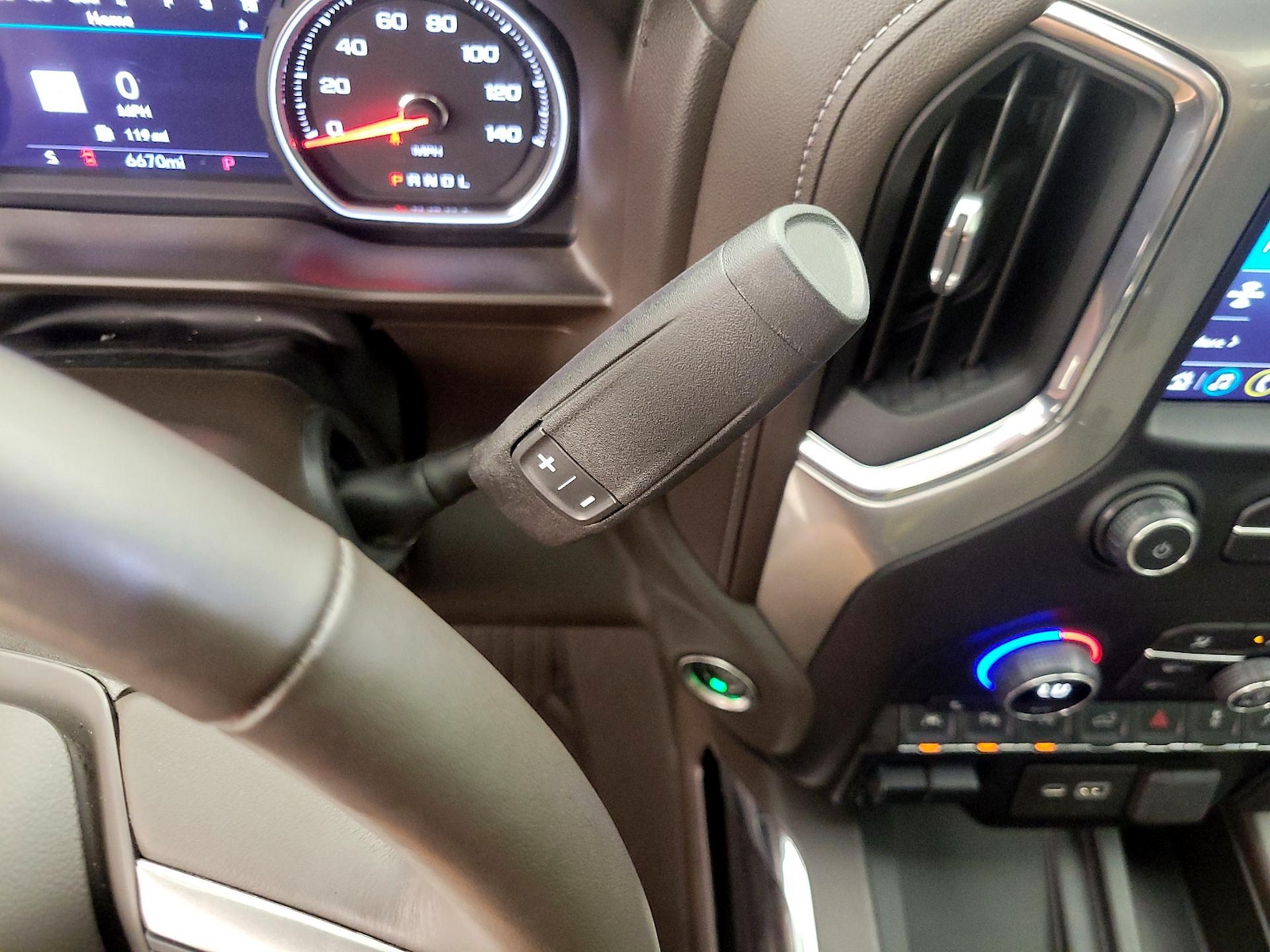 2020 Chevrolet Silverado 1500 LTZ - Photo 18