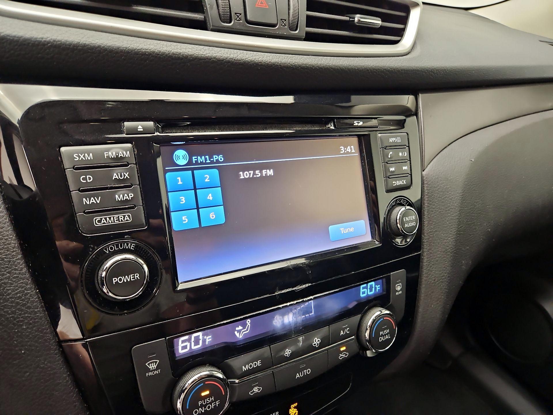 Thumbnail: 2016 Nissan Rogue - 16