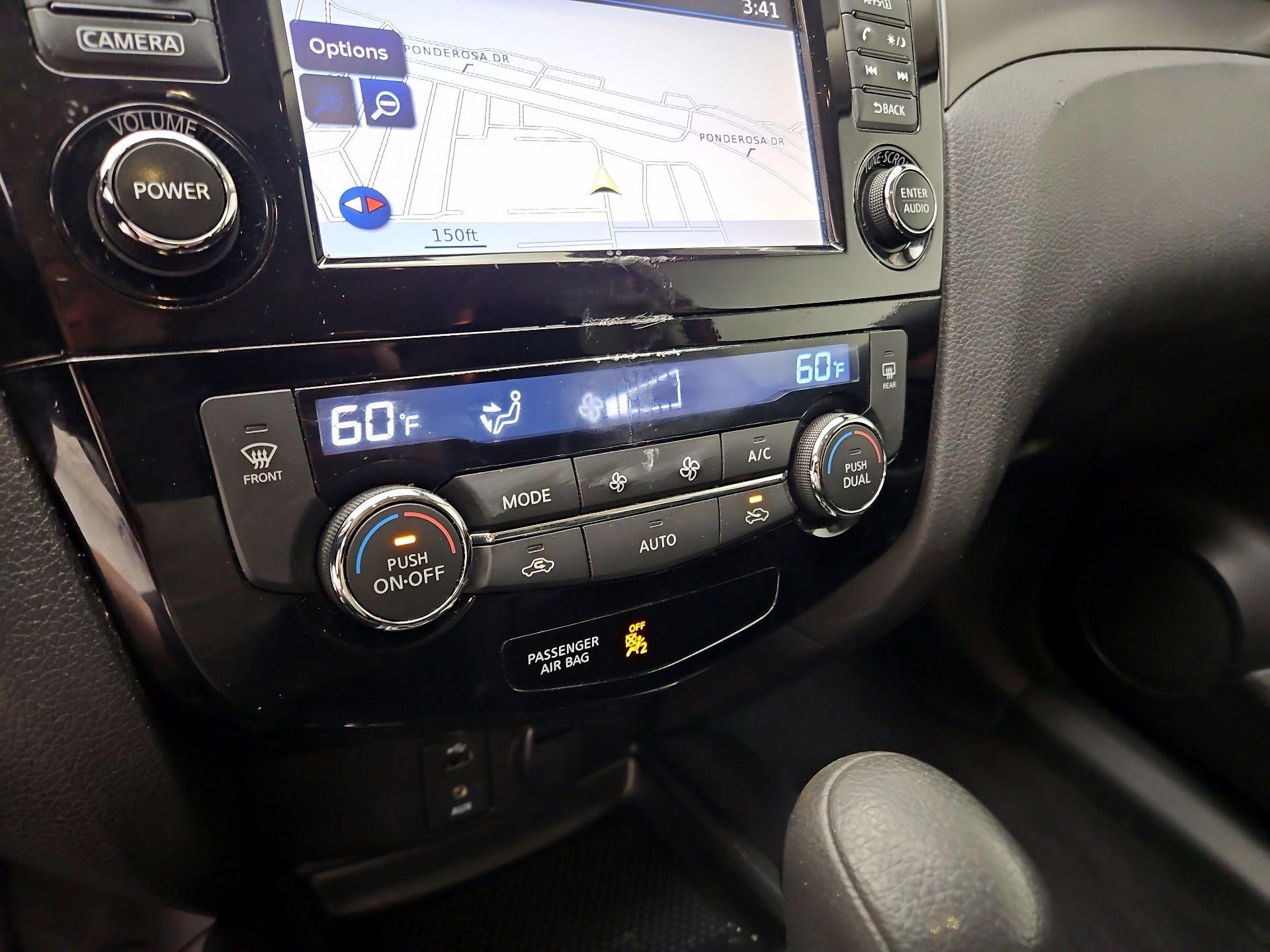 Thumbnail: 2016 Nissan Rogue - 17