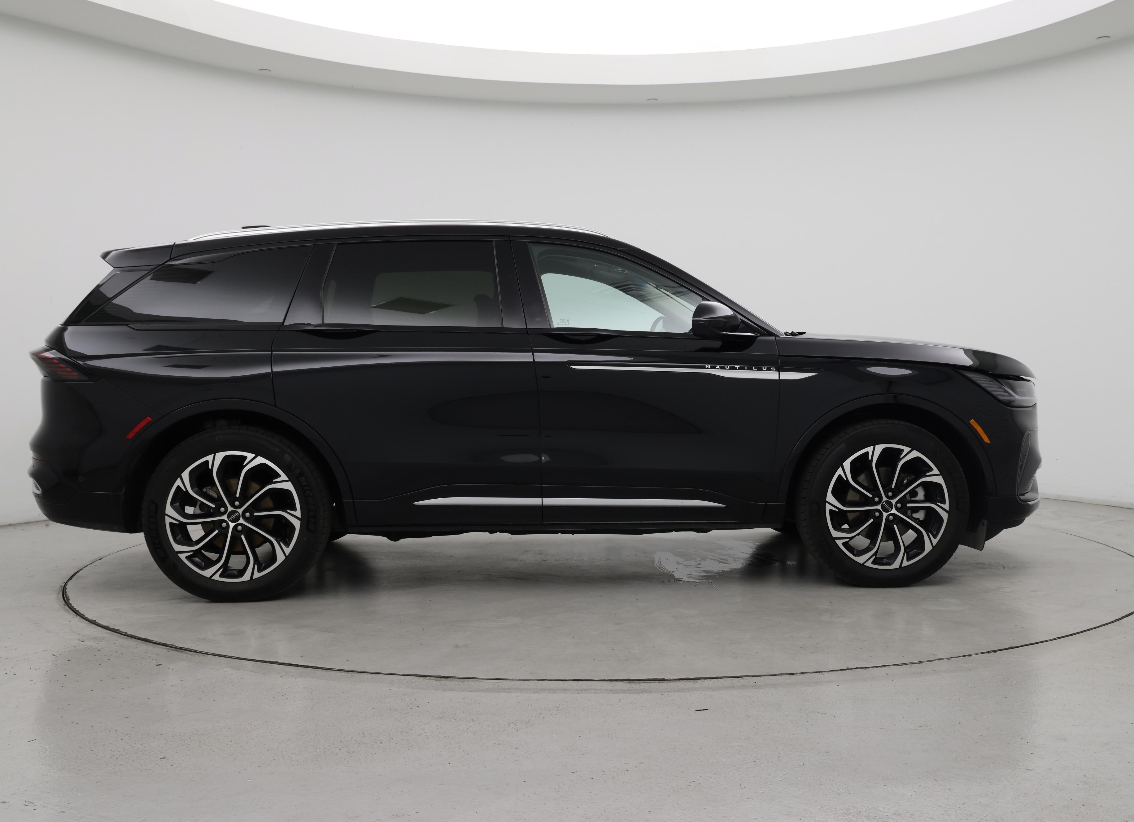 Thumbnail: 2024 Lincoln Nautilus - 7