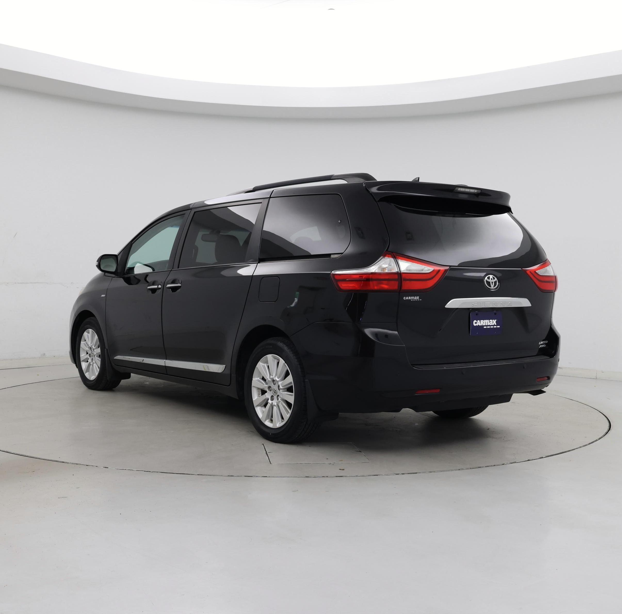 Thumbnail: 2016 Toyota Sienna - 2