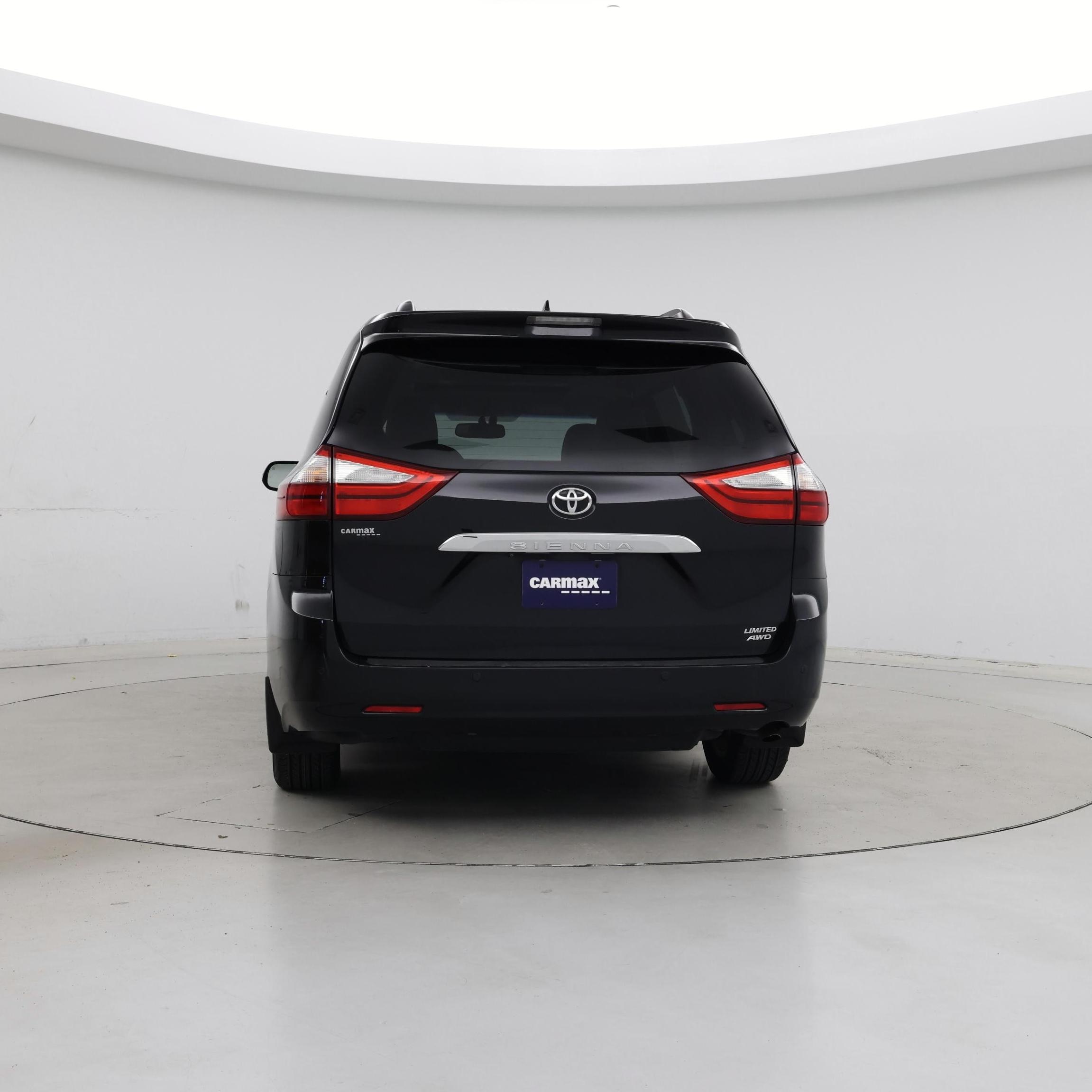 Thumbnail: 2016 Toyota Sienna - 6
