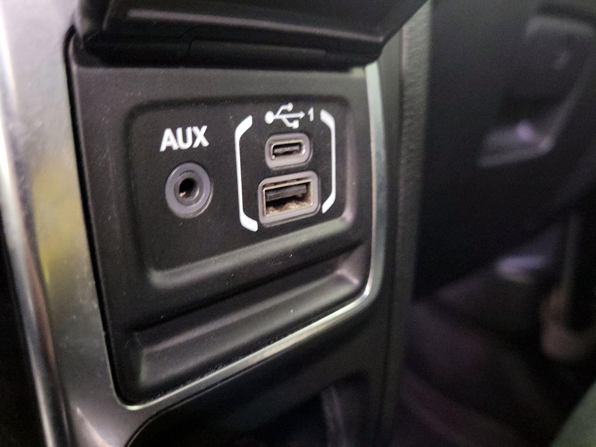 Thumbnail: 2021 Jeep Wrangler - 18