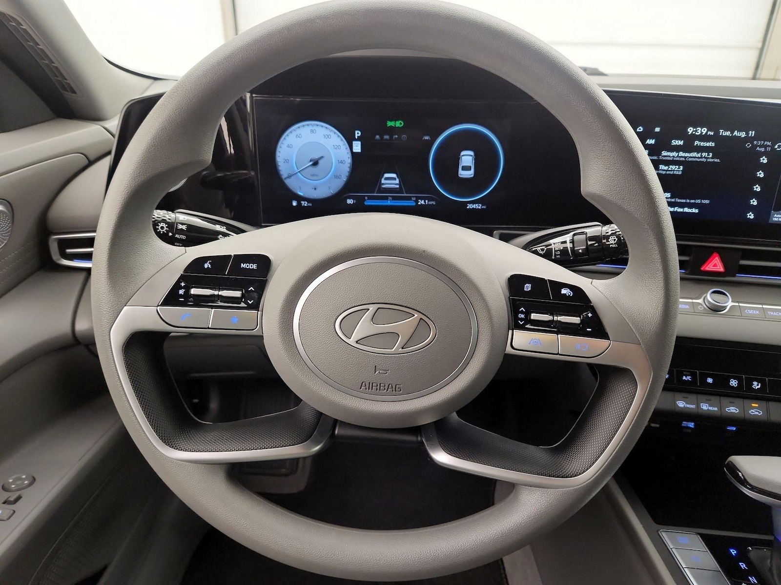 2024 Hyundai Elantra SEL - Photo 11