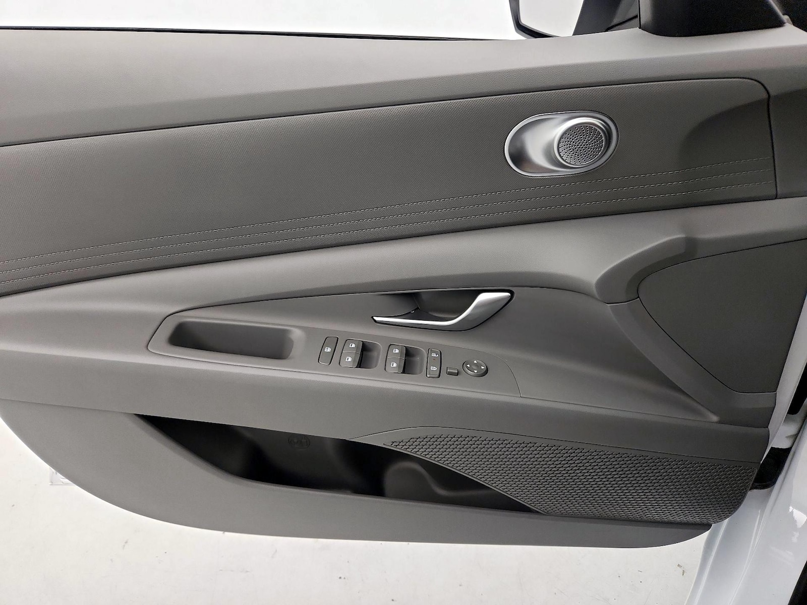 2024 Hyundai Elantra SEL - Photo 13