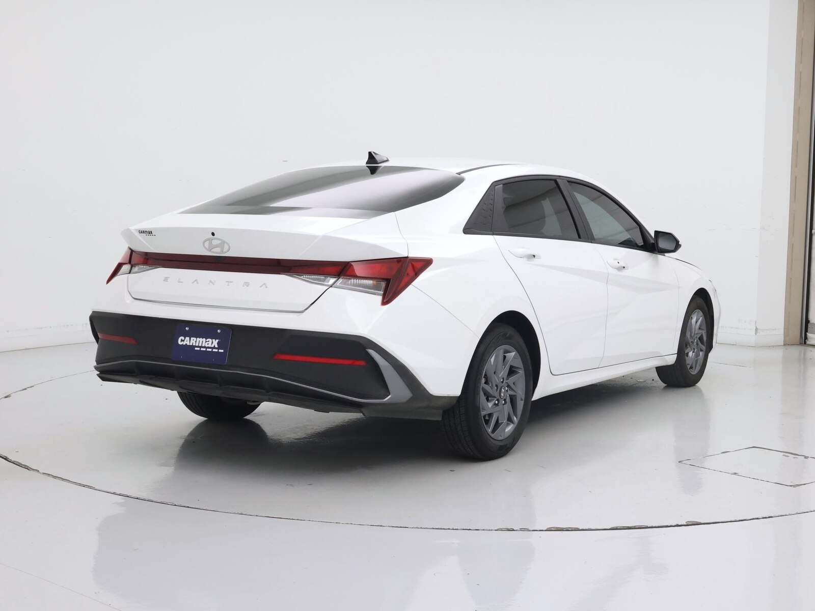 2024 Hyundai Elantra SEL - Photo 9