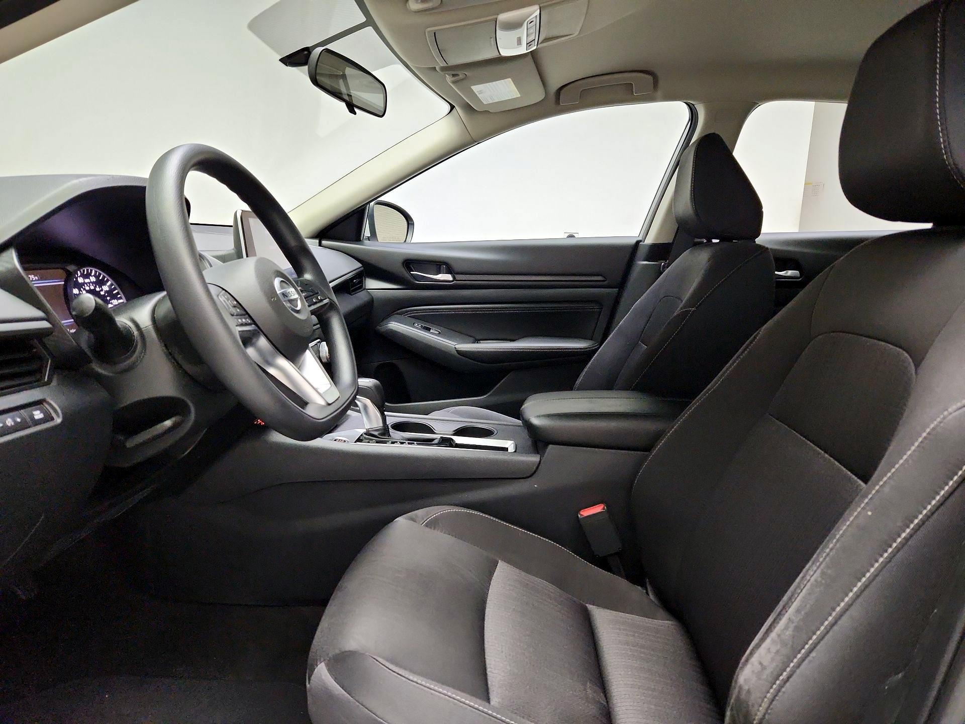 Thumbnail: 2020 Nissan Altima - 9