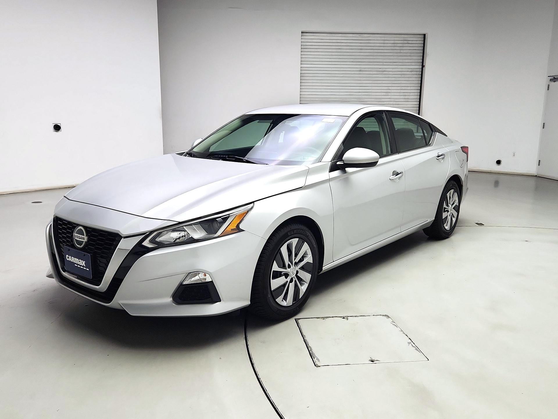 Thumbnail: 2020 Nissan Altima - 3