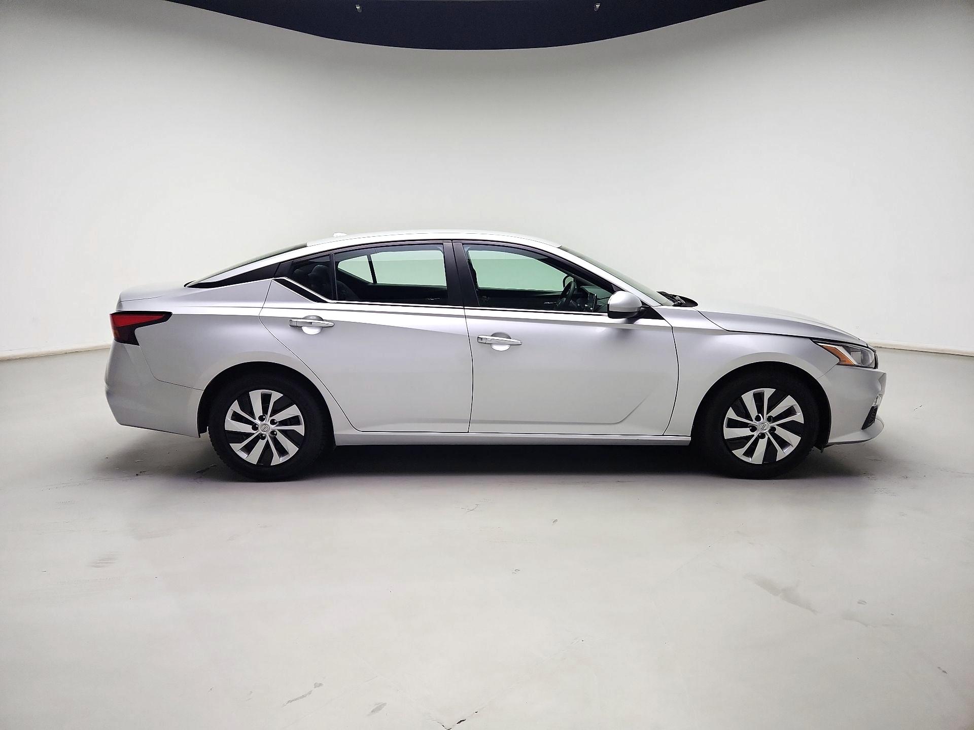 Thumbnail: 2020 Nissan Altima - 4