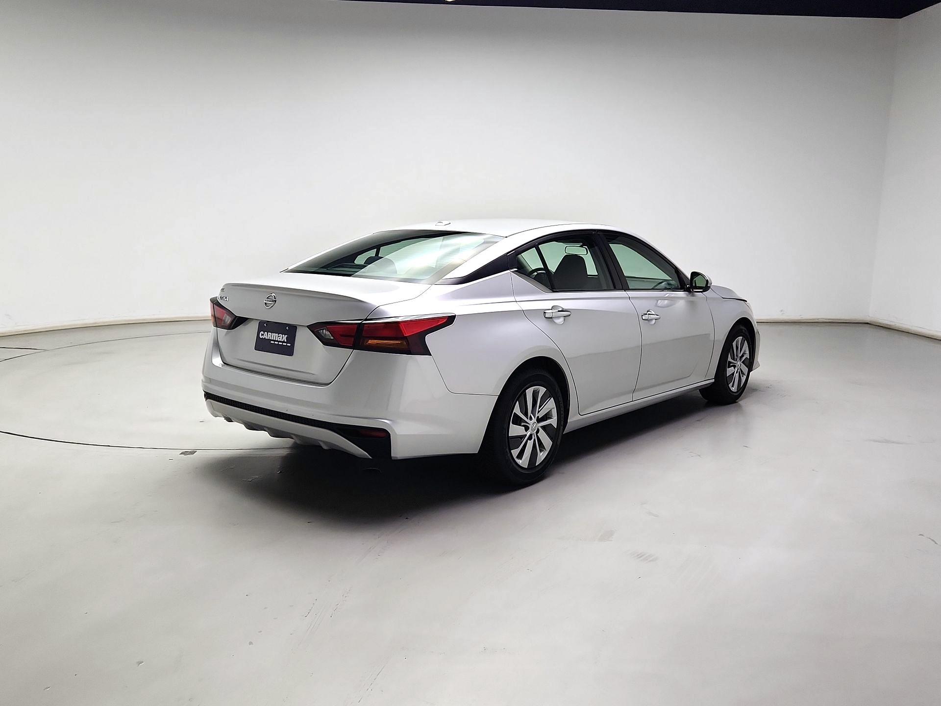 Thumbnail: 2020 Nissan Altima - 5