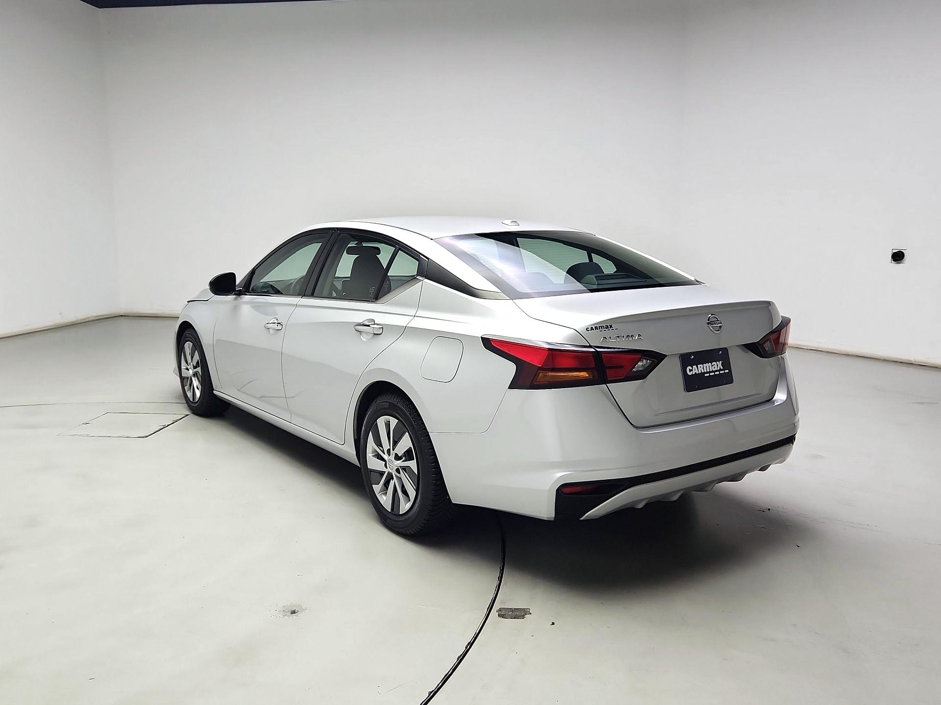 Thumbnail: 2020 Nissan Altima - 7
