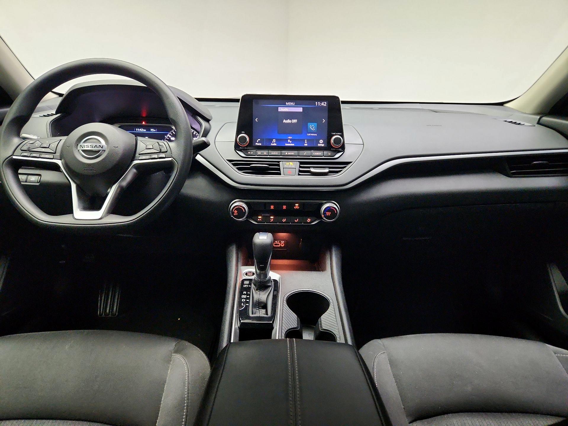 Thumbnail: 2020 Nissan Altima - 8