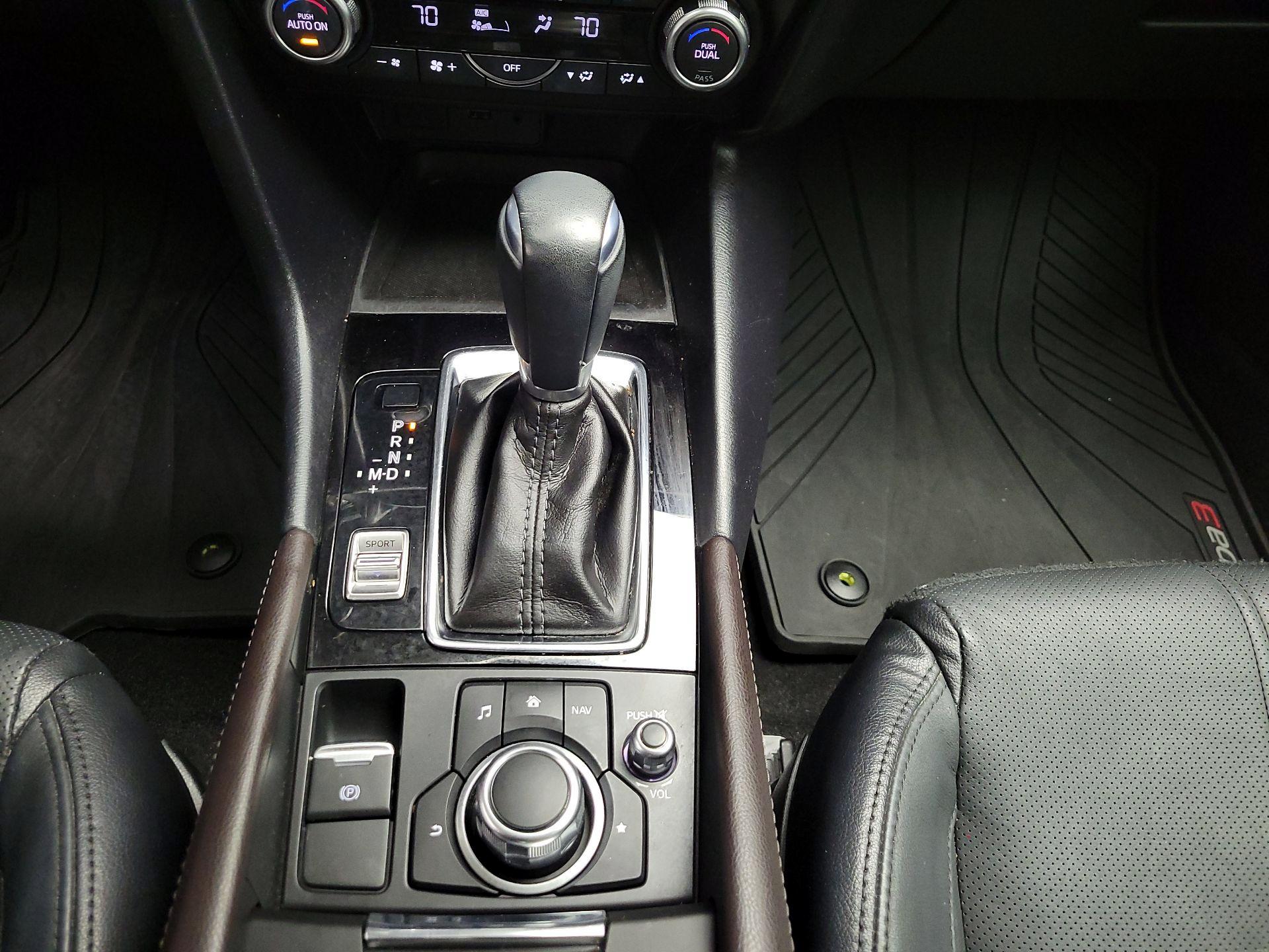 Thumbnail: 2017 Mazda Mazda3 - 16