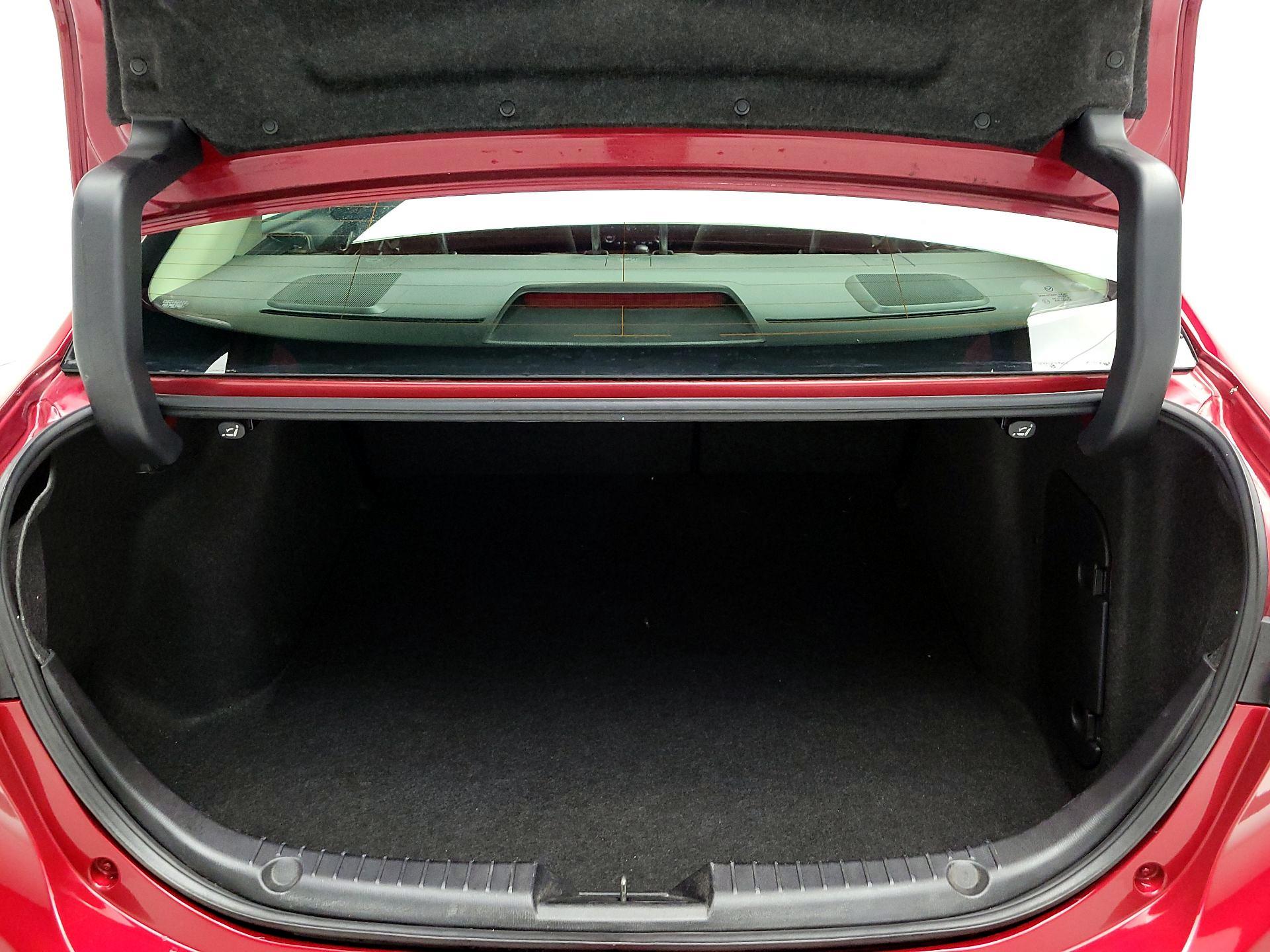 Thumbnail: 2017 Mazda Mazda3 - 19