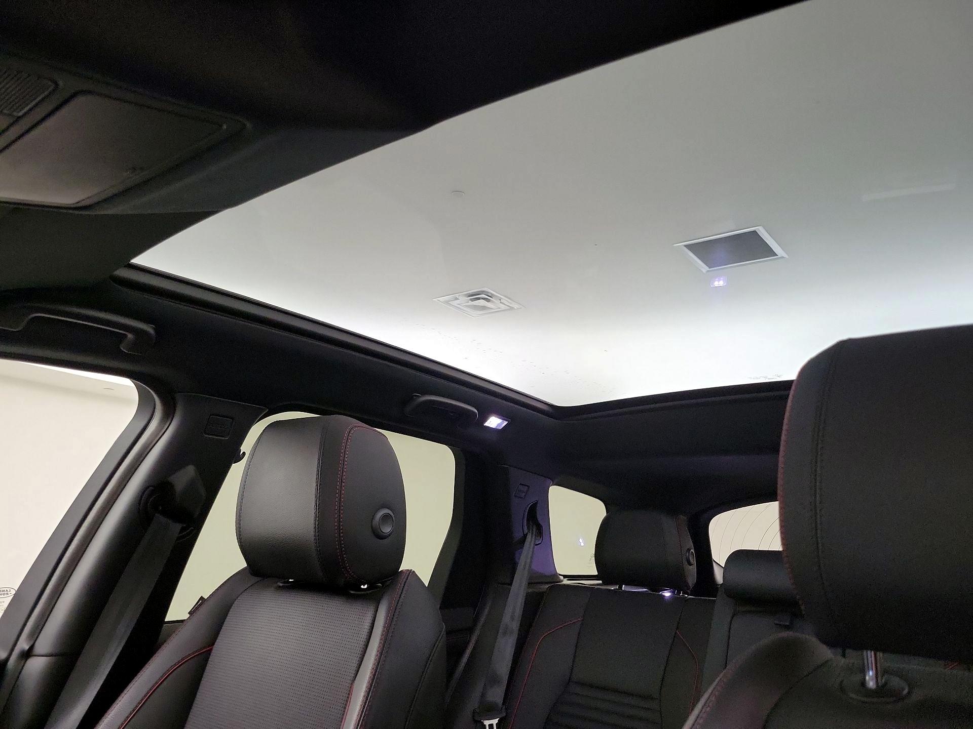 Thumbnail: 2020 Land Rover Discovery Sport - 20