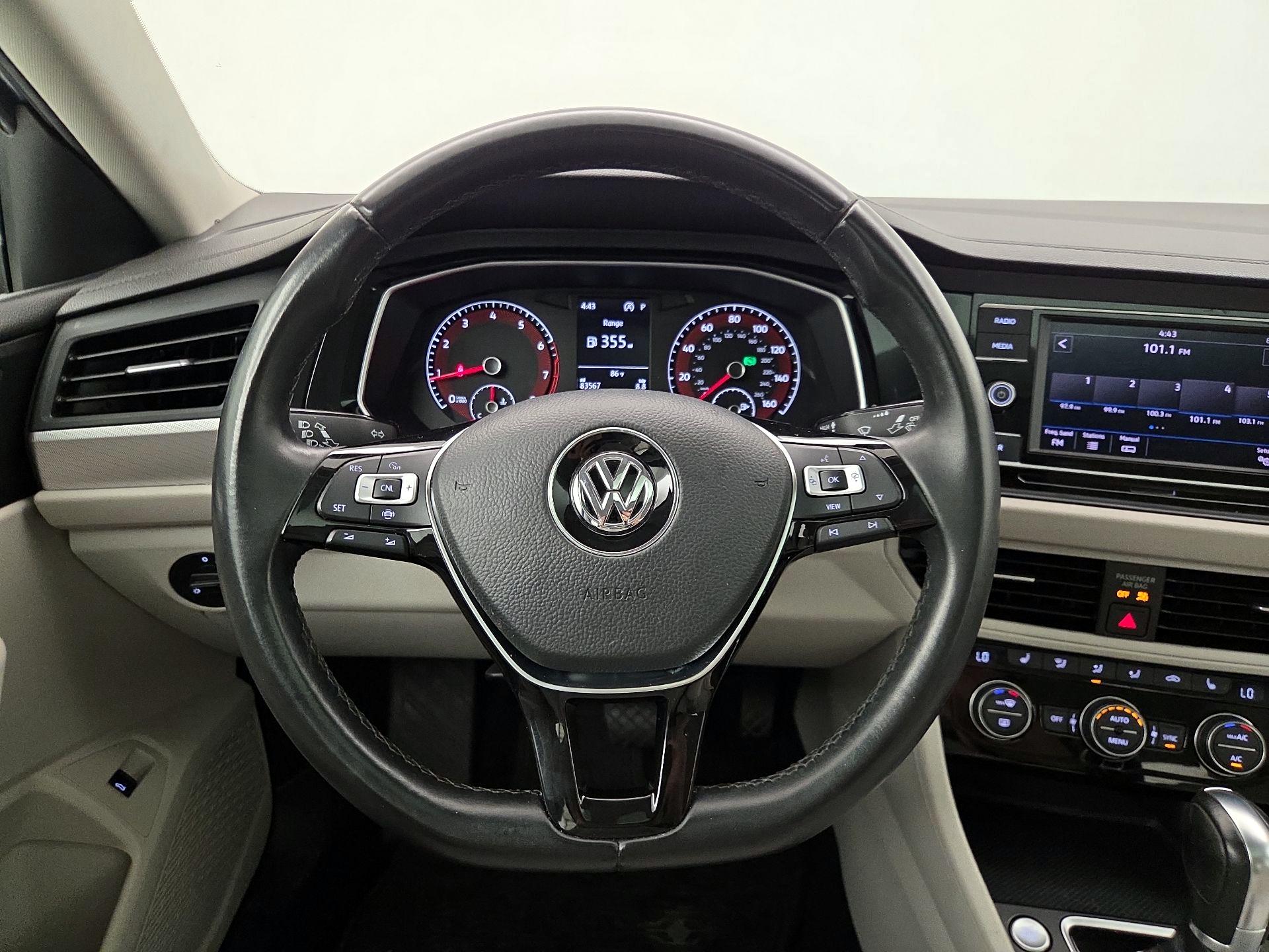 Thumbnail: 2019 Volkswagen Jetta - 10