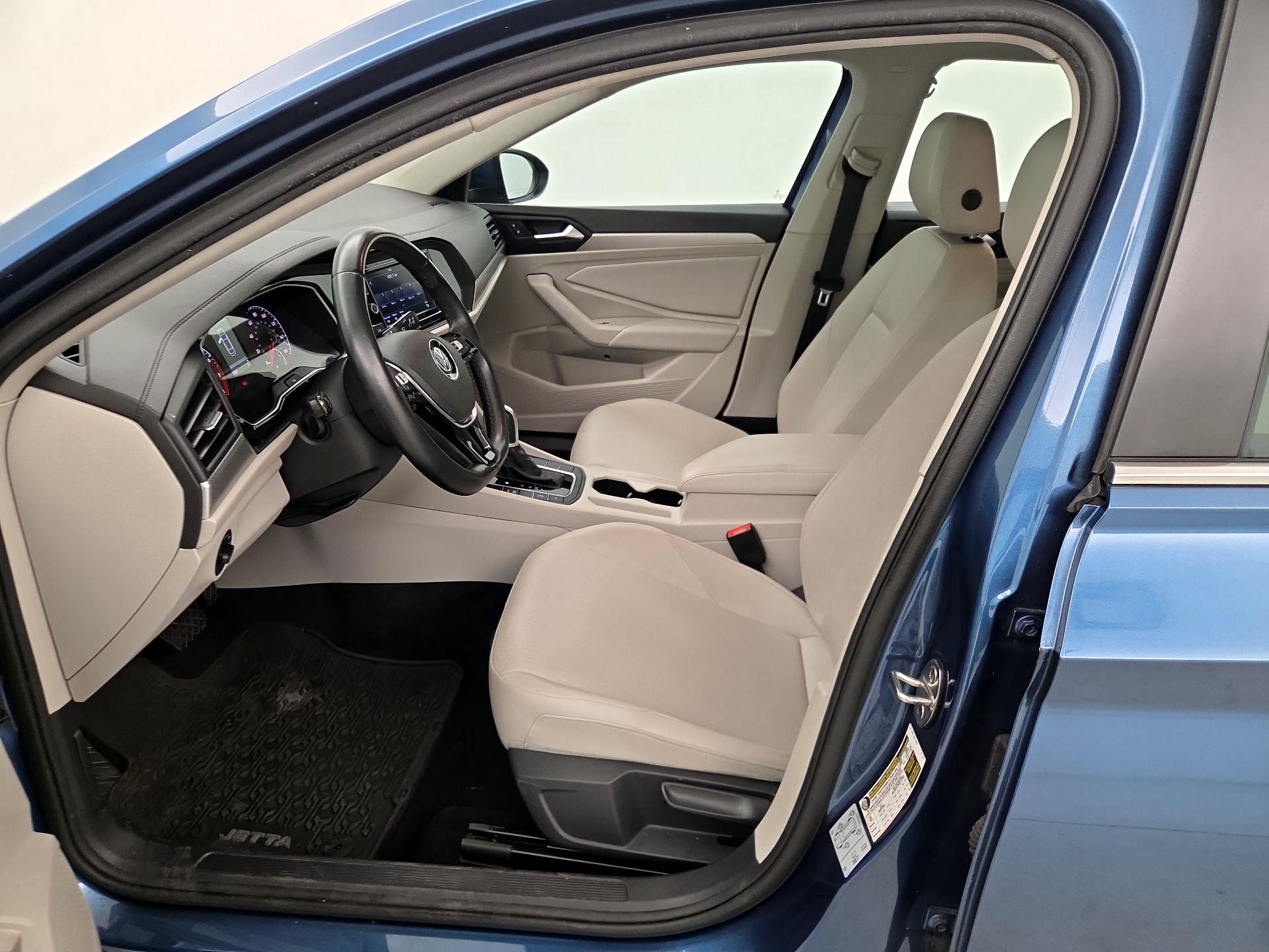 Thumbnail: 2019 Volkswagen Jetta - 11