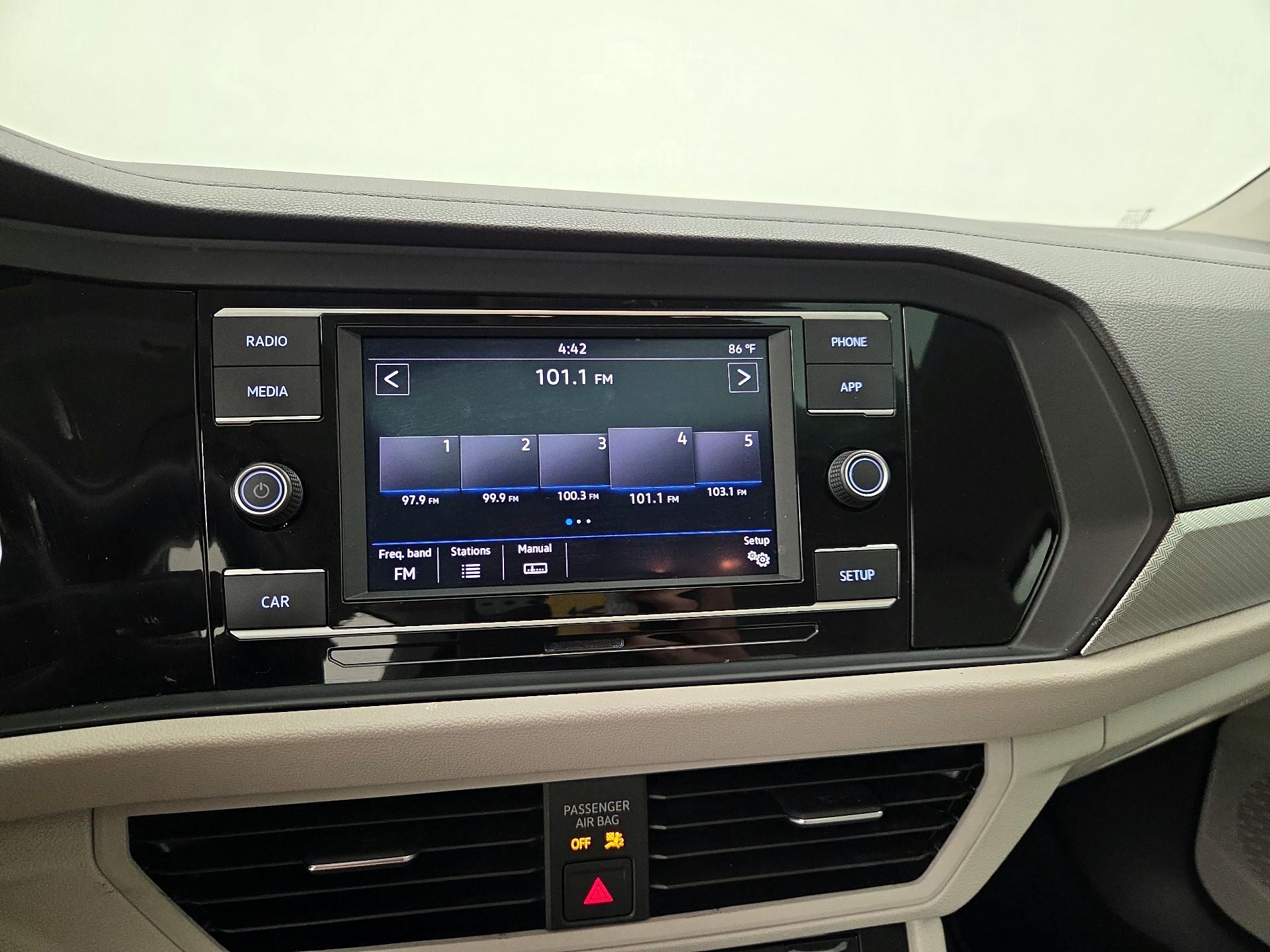 Thumbnail: 2019 Volkswagen Jetta - 15