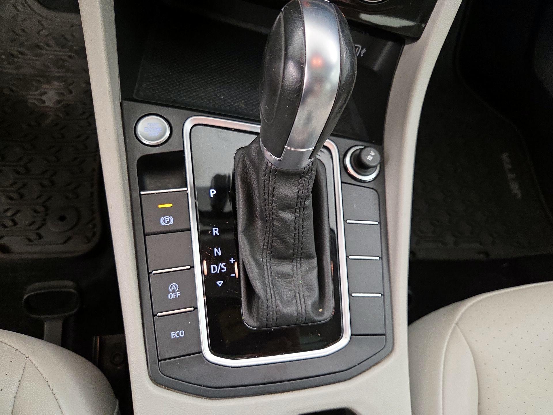 Thumbnail: 2019 Volkswagen Jetta - 17