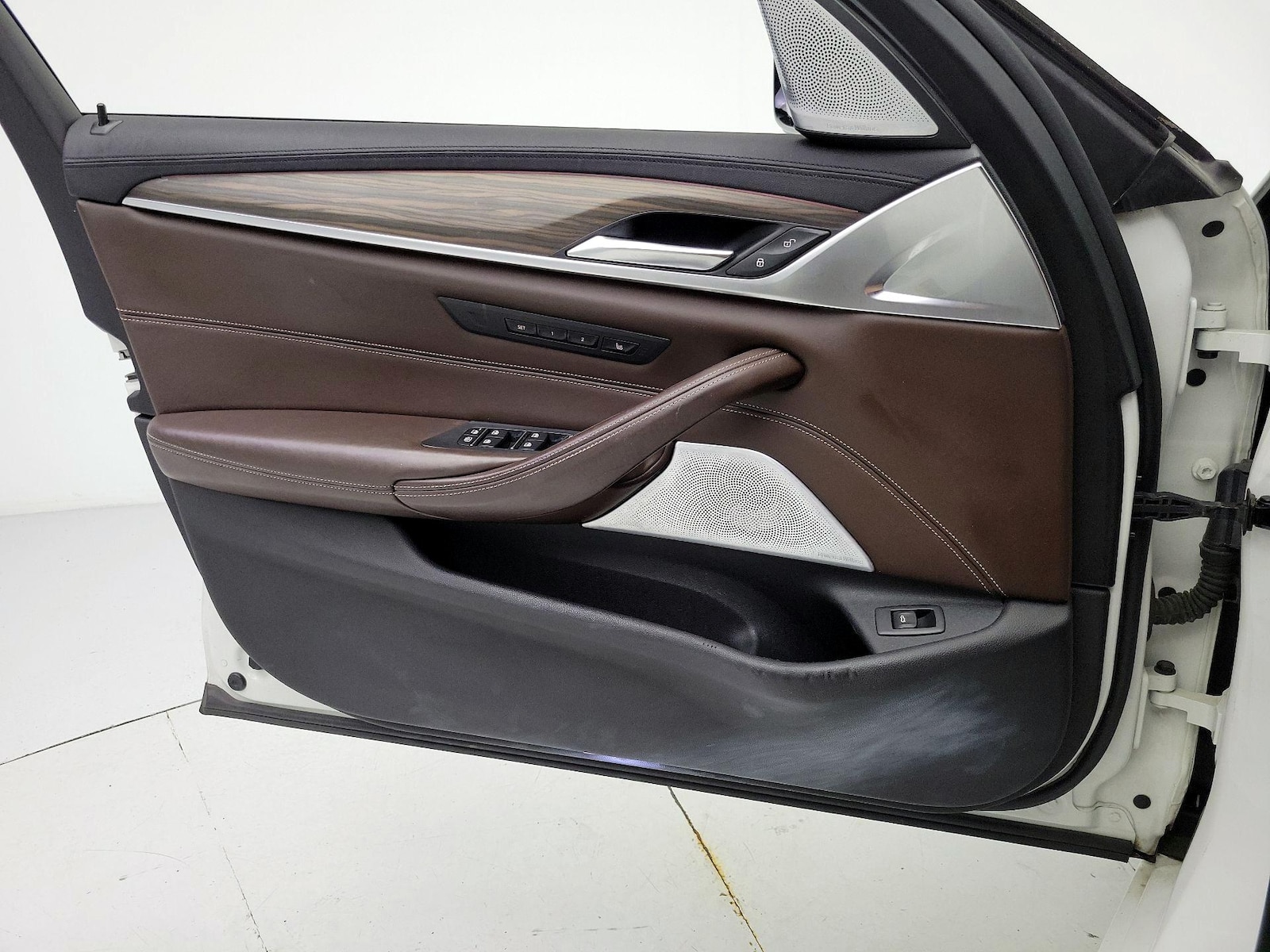 2018 BMW 5 Series M550i - Photo 13