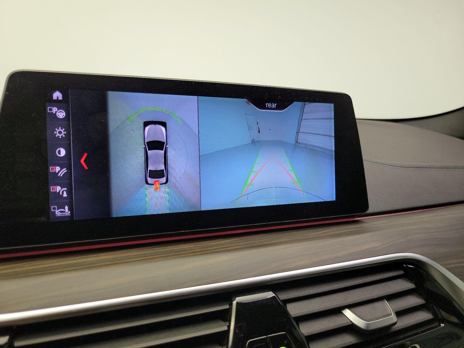 2018 BMW 5 Series M550i - Photo 16