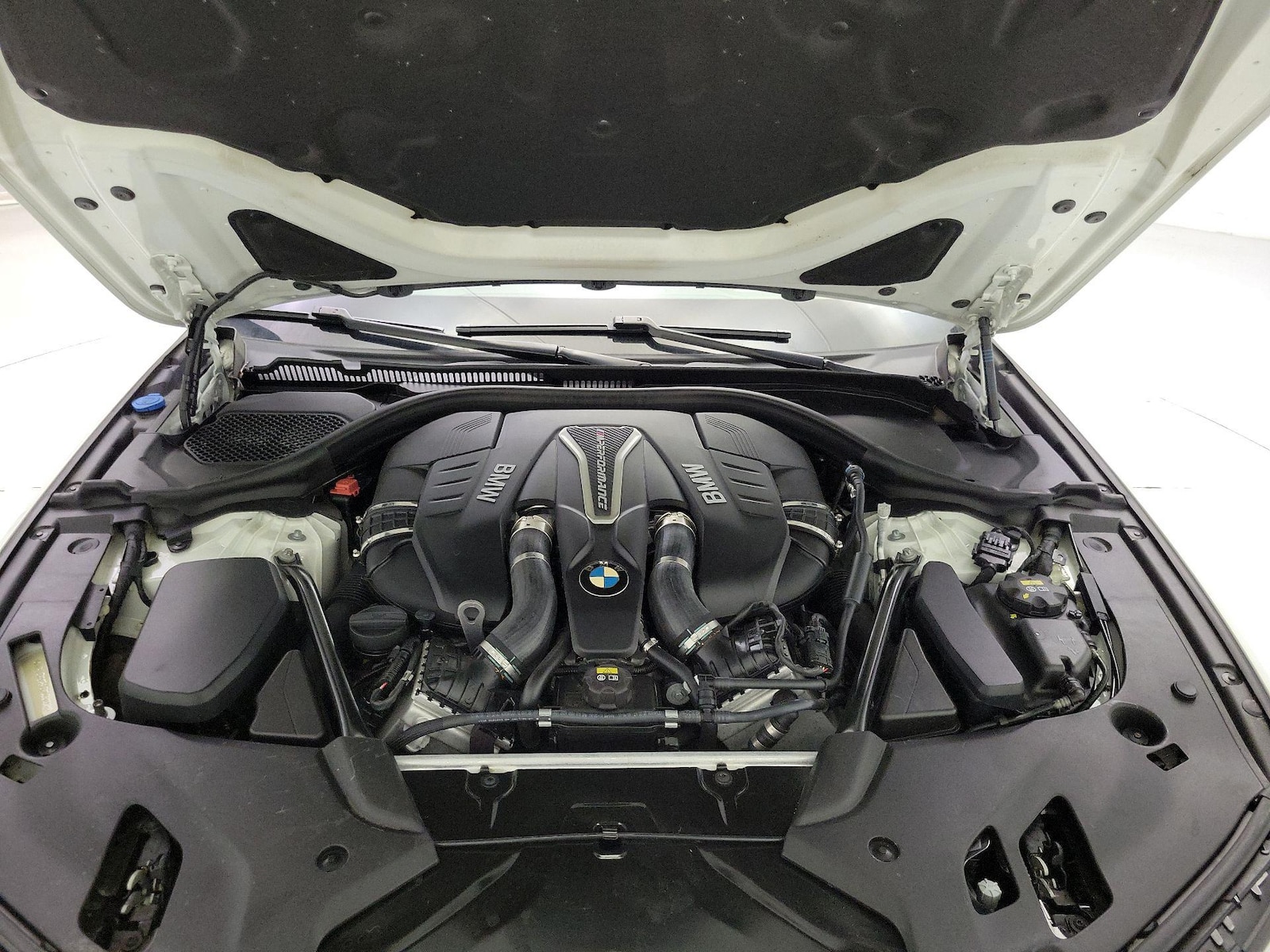 2018 BMW 5 Series M550i - Photo 24
